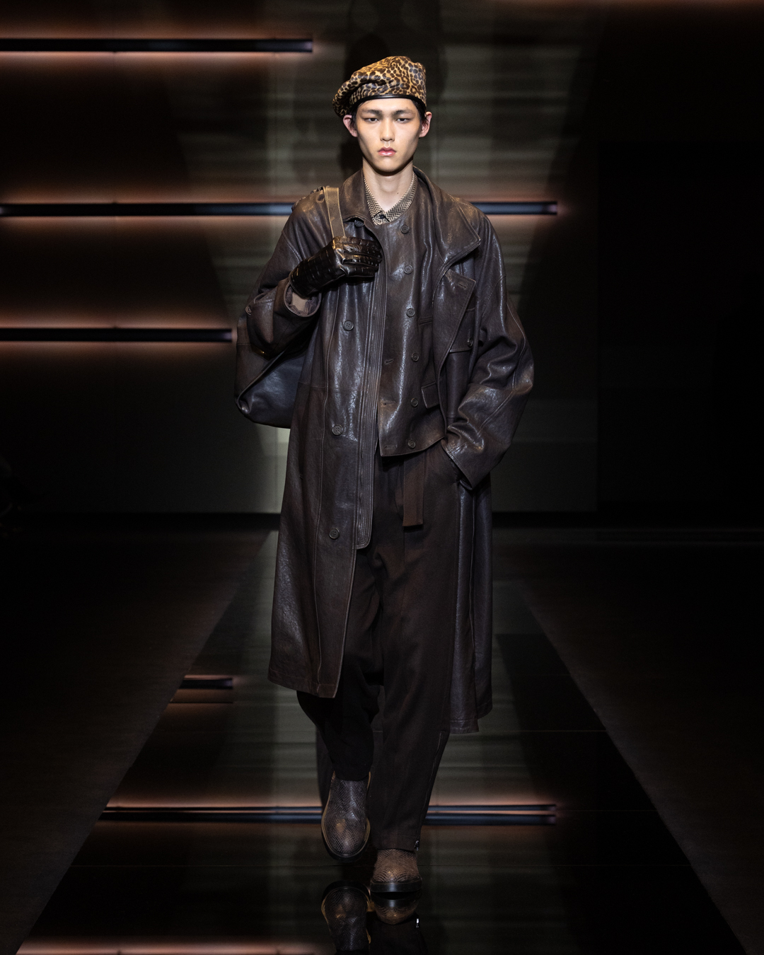 EMPORIO ARMANI ポンチョ カシミヤ混 ウール ショールカラー 黒 ウィメンズ スカーフ＆マフラー |【公式】エンポリオ アルマーニ