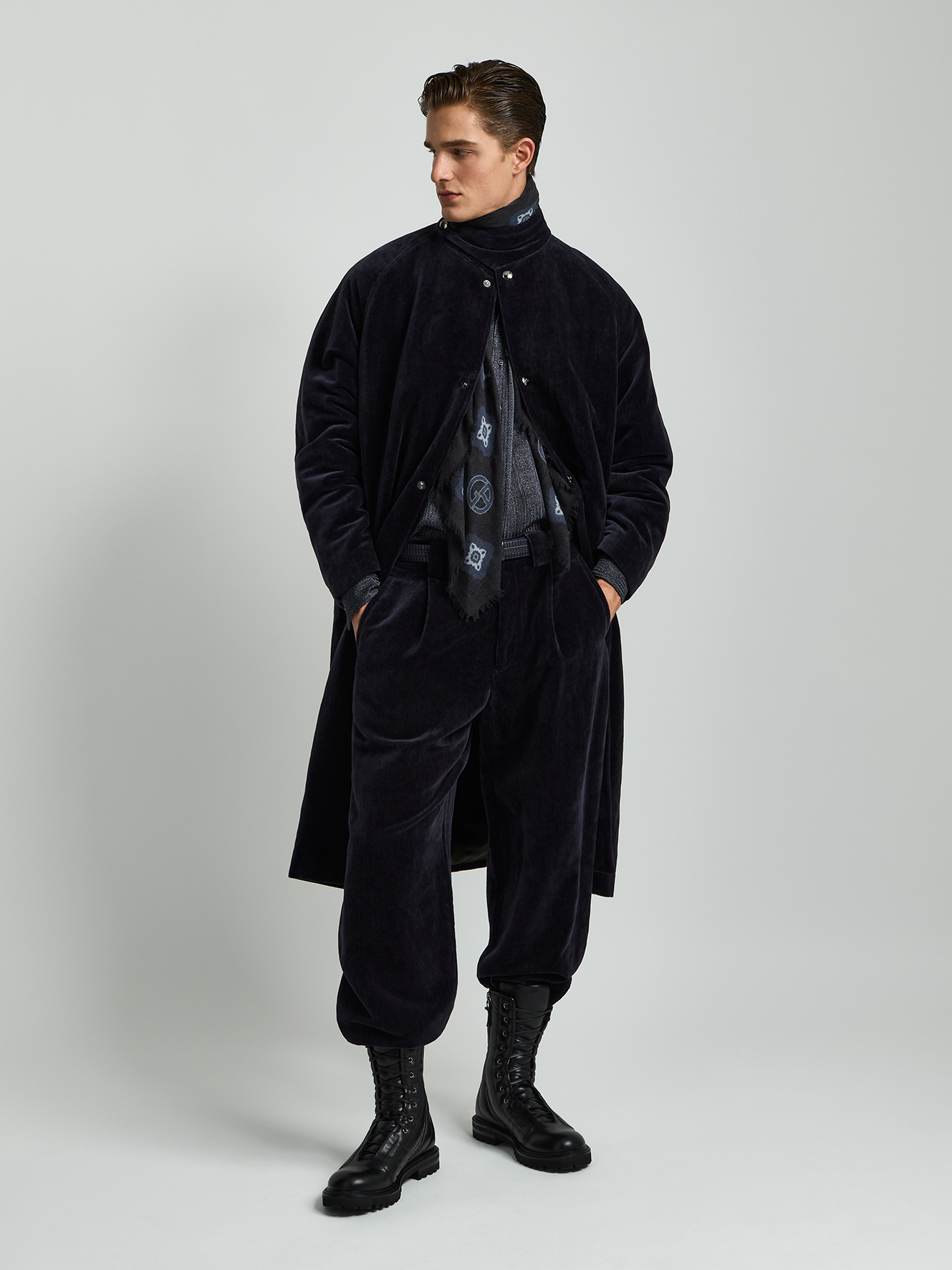 ジョルジオアルマーニ 黒タグ　ロング　ジャケット　レッド Giorgio Armani】ジョルジオアルマーニ『黒タグ UPTON size48