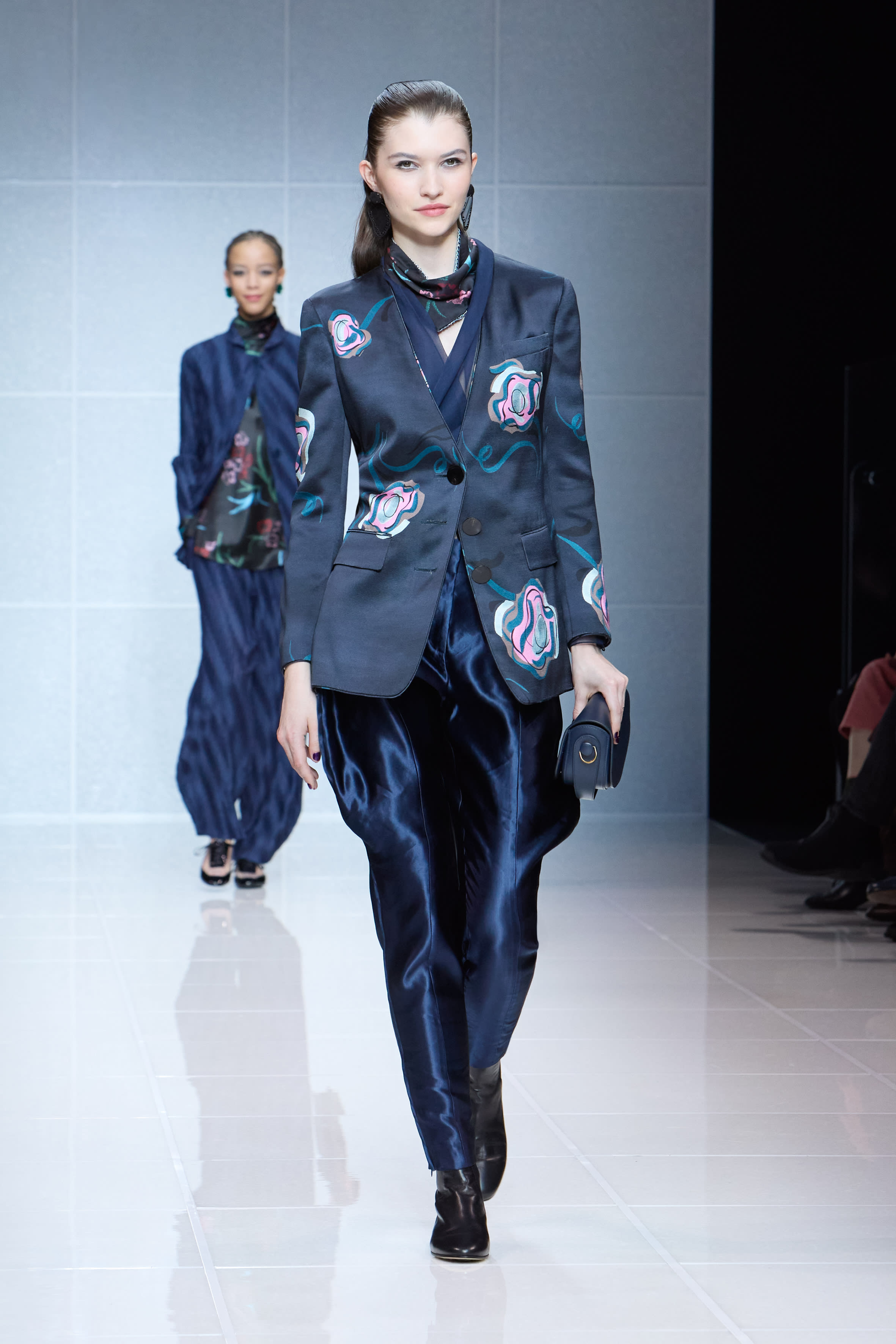 Fall Winter 2024-2025 Women’s Fashion Show | Giorgio Armani