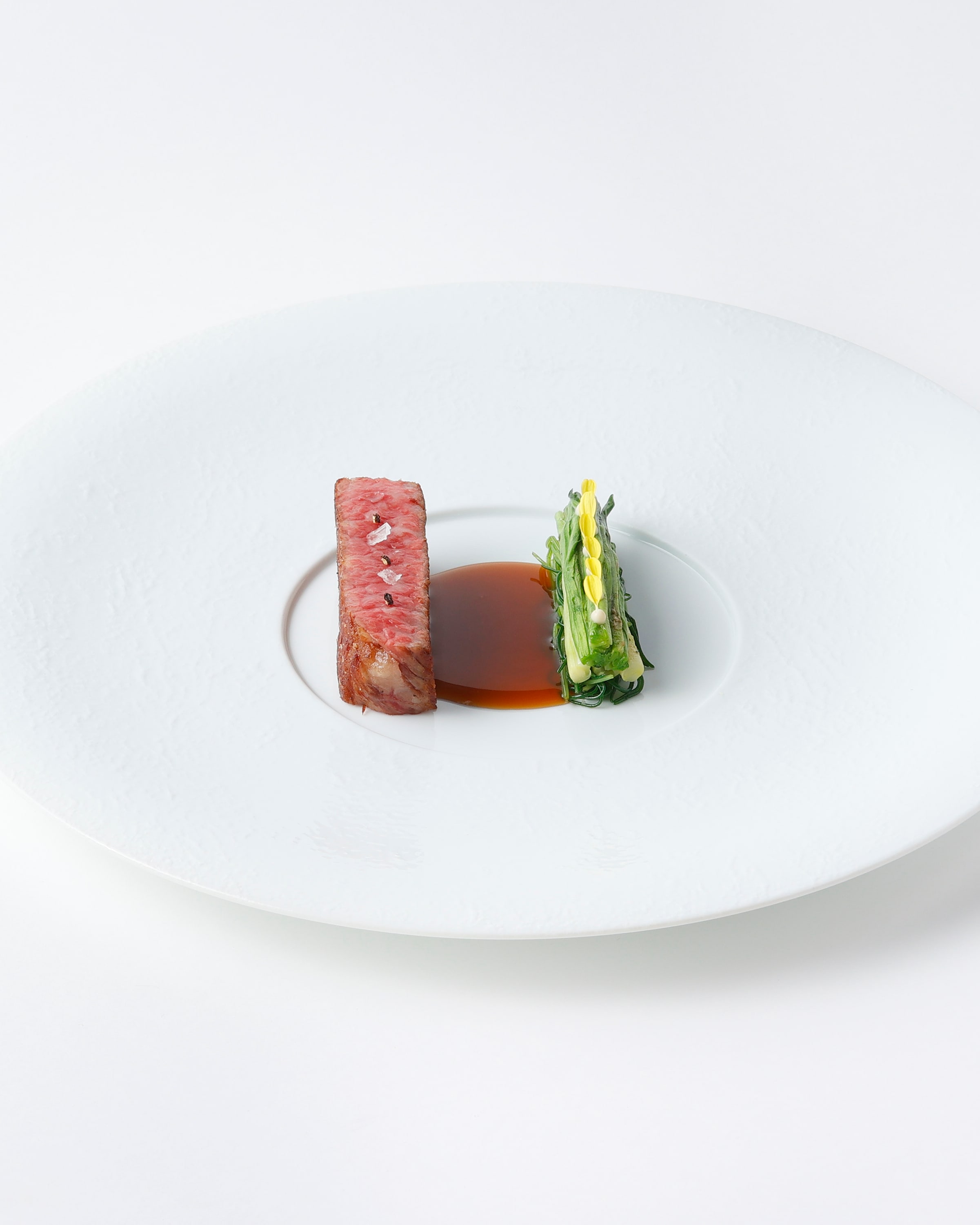 Armani_Ristorante_Tokyo_Seared_Beef_Fillet_With_Vegetables_And_Sauce