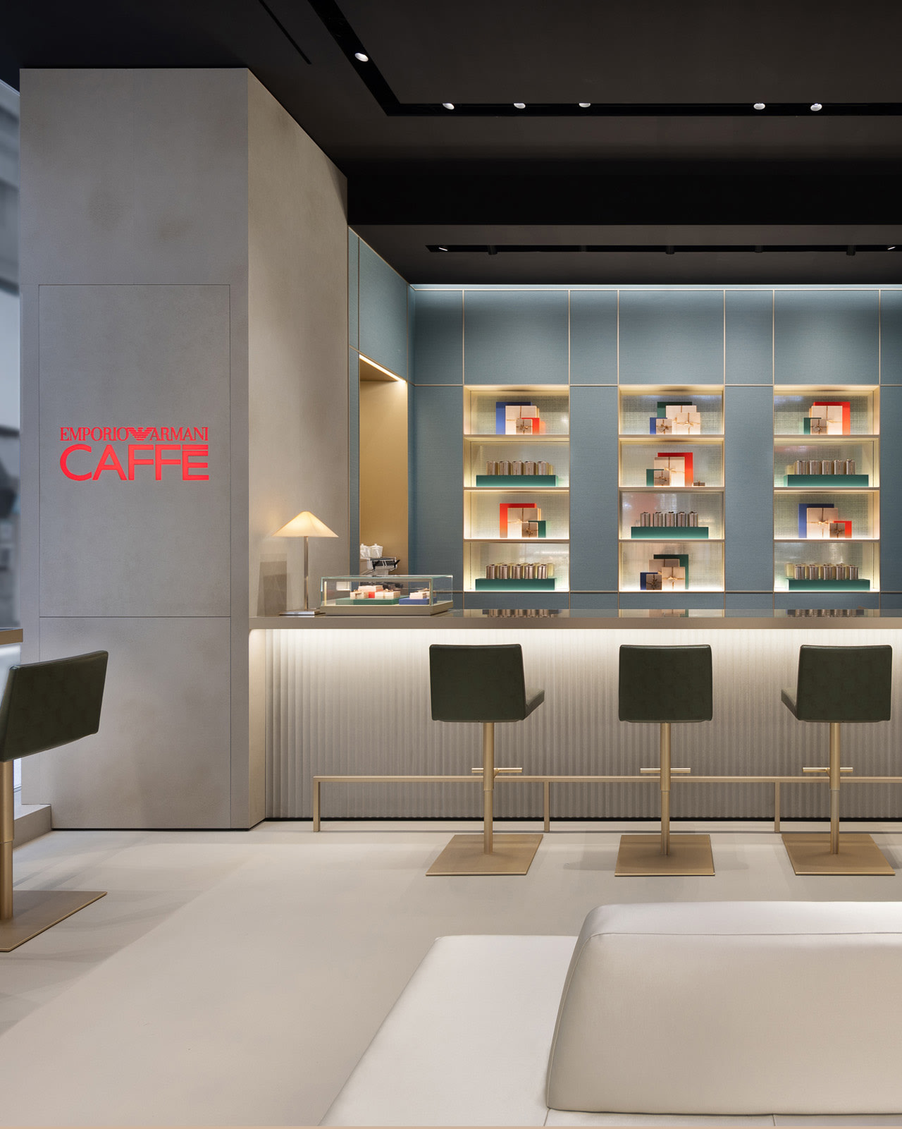 Emporio_Armani_Caffe_Tokyo