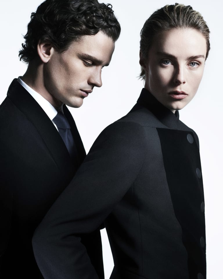 Video che mostra contenuto astratto utilizzato come invito alla sfilata Giorgio Armani uomo primavera estate 2026 prevista per il 23/06/2025 alle ore 12:00
