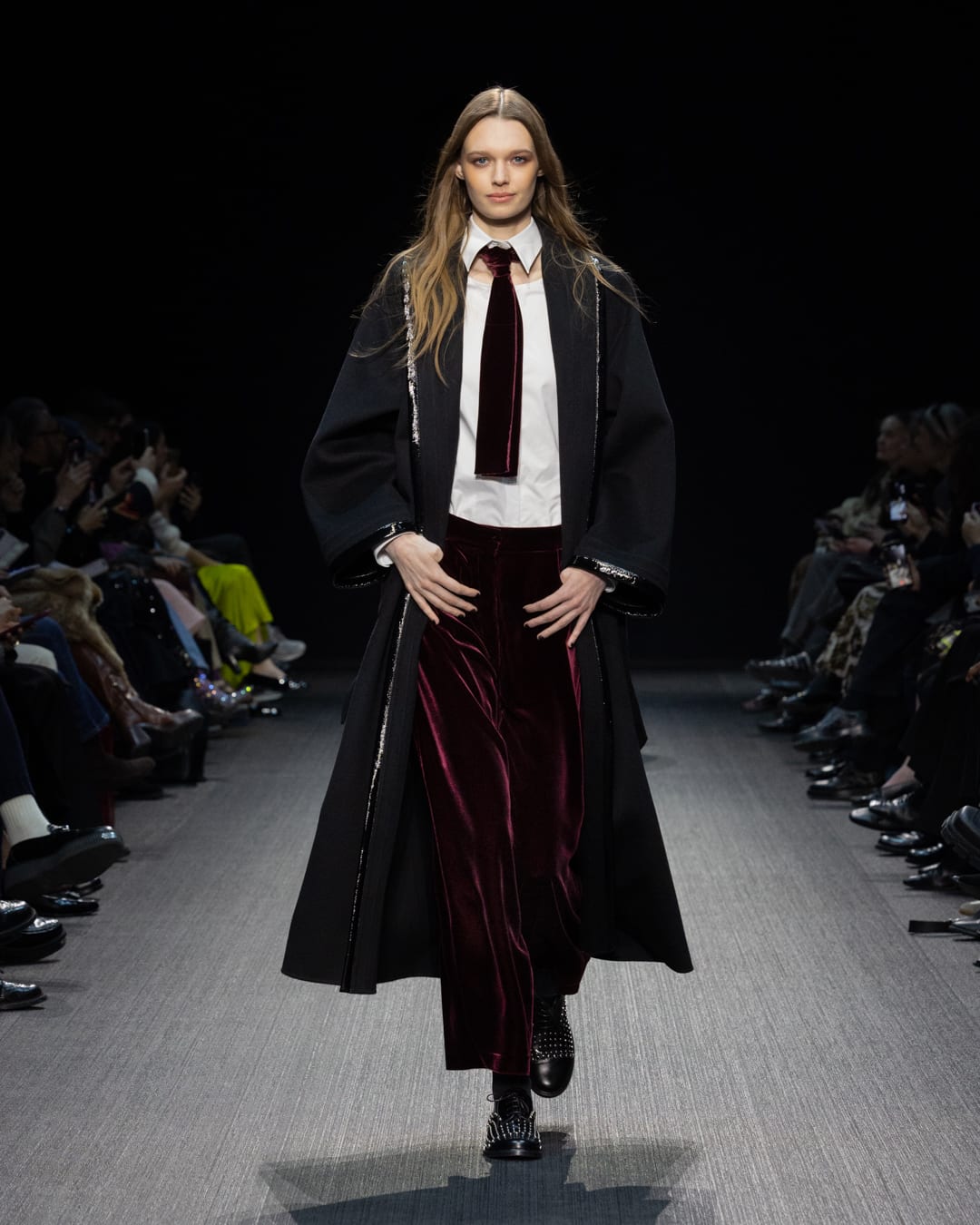 Armani Collezioni Ombre グラデーション　Aラインコート アルマーニコレツォーニ ステンカラーコート グレー 美品 ARMANI