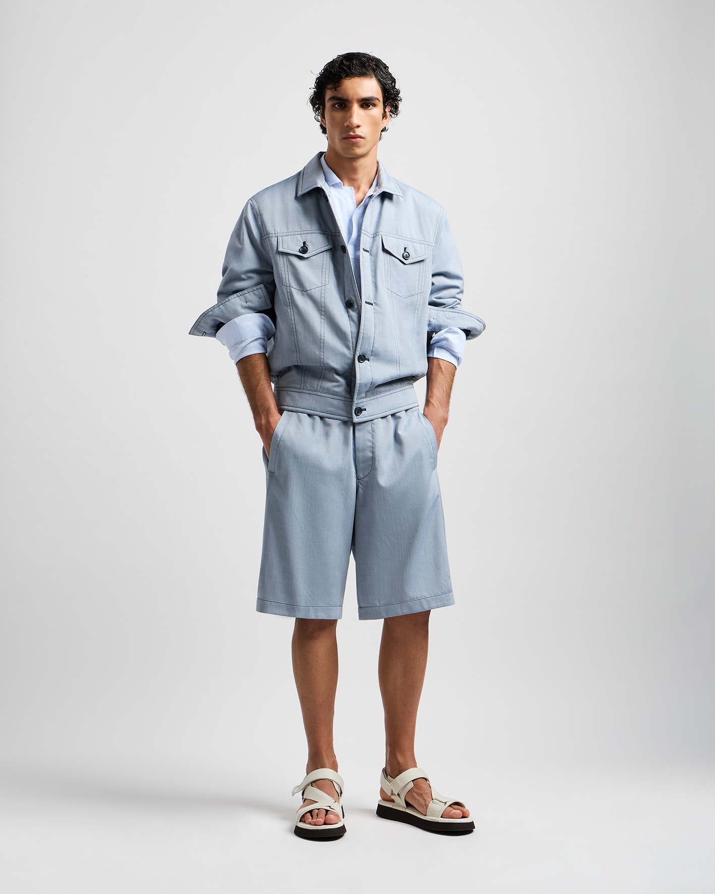 LOOK008
