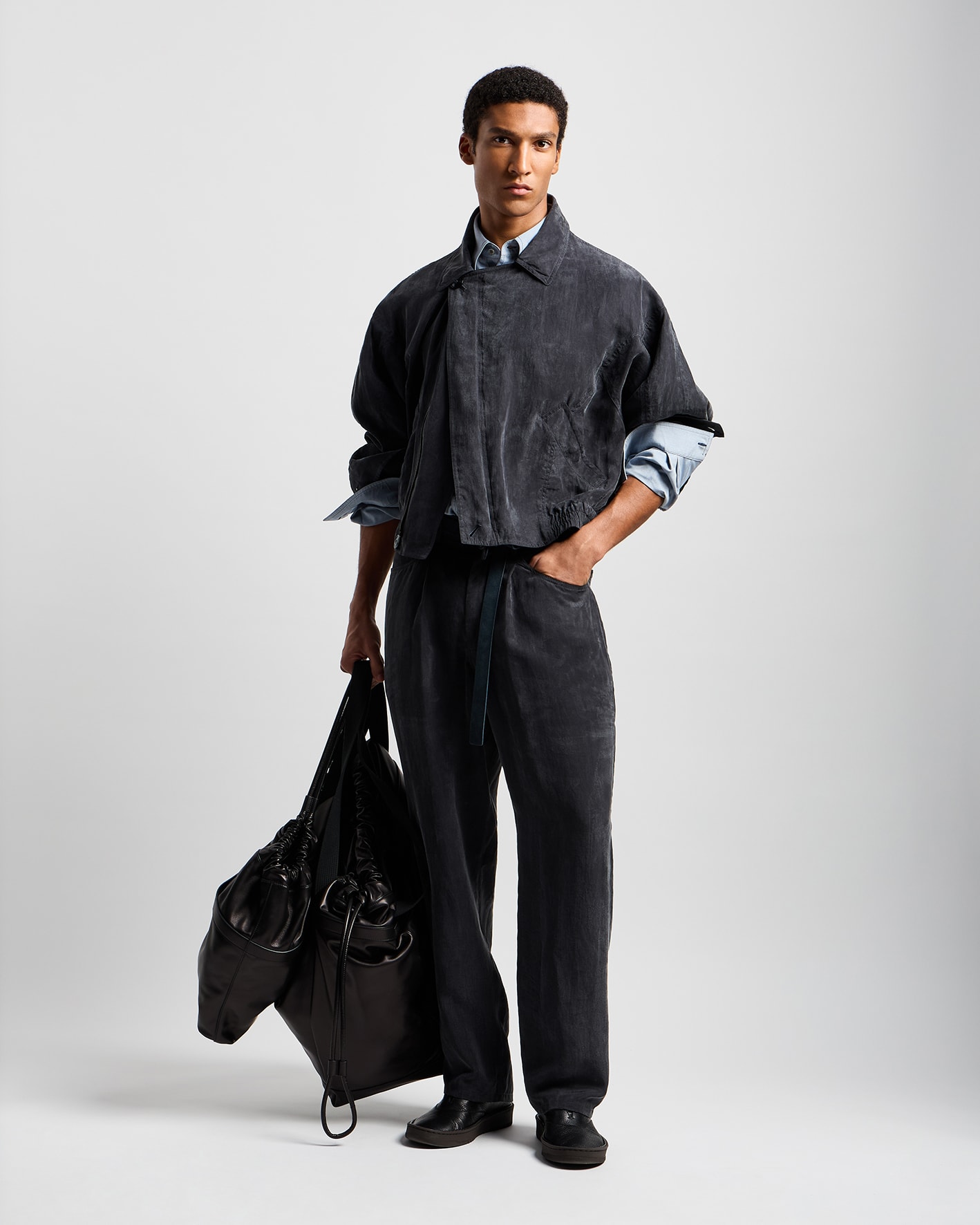 LOOK011