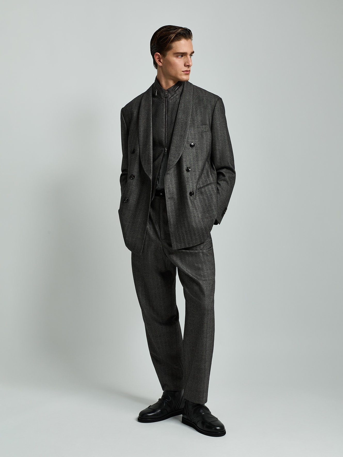LOOK002