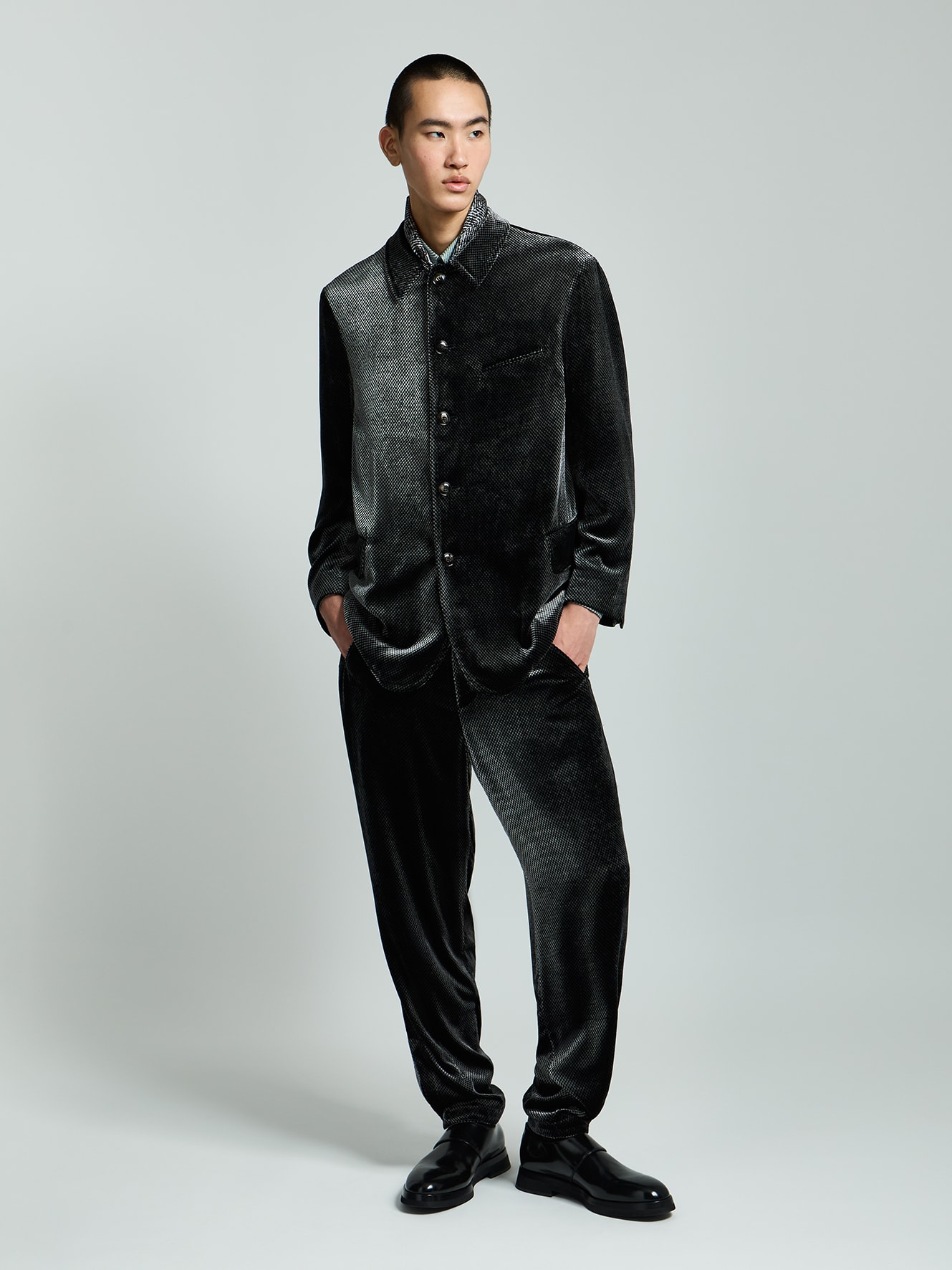 LOOK005