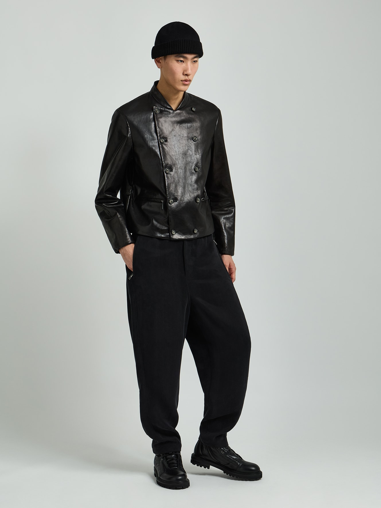 LOOK010