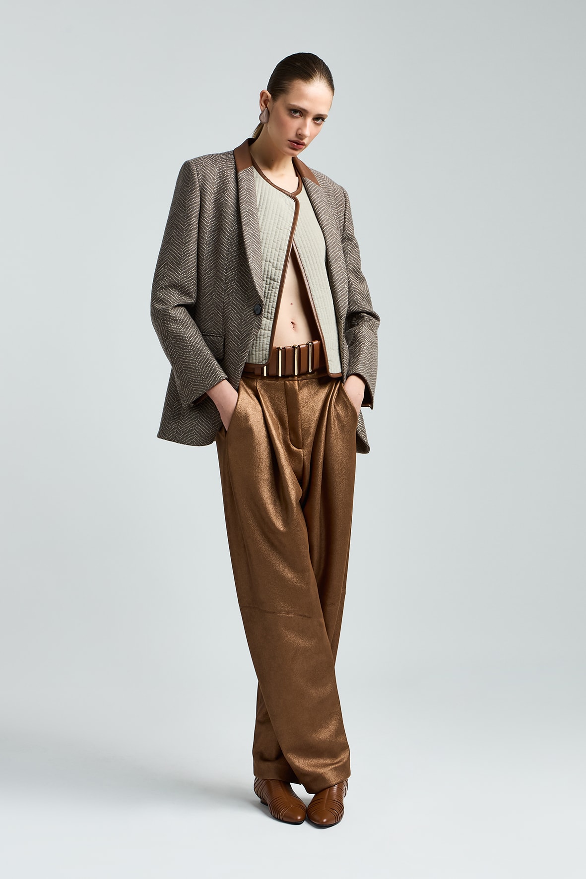 LOOK001