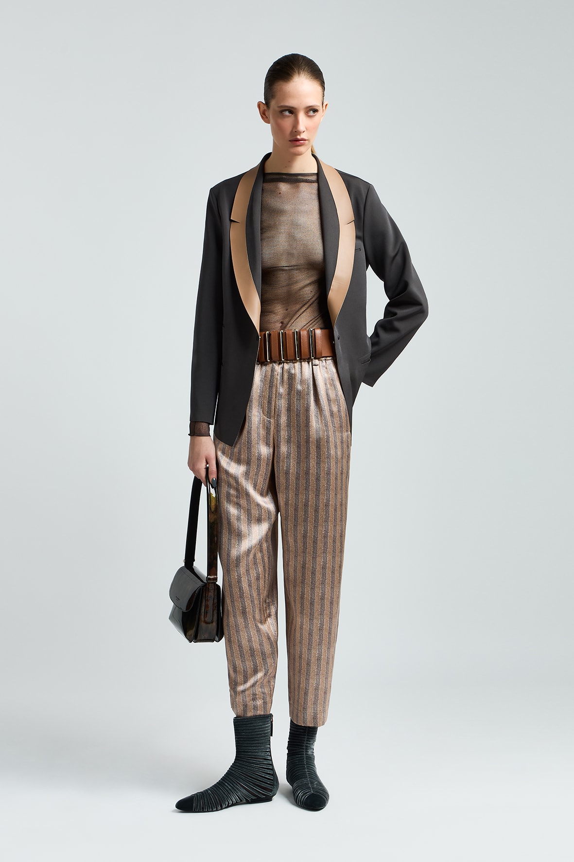 LOOK007