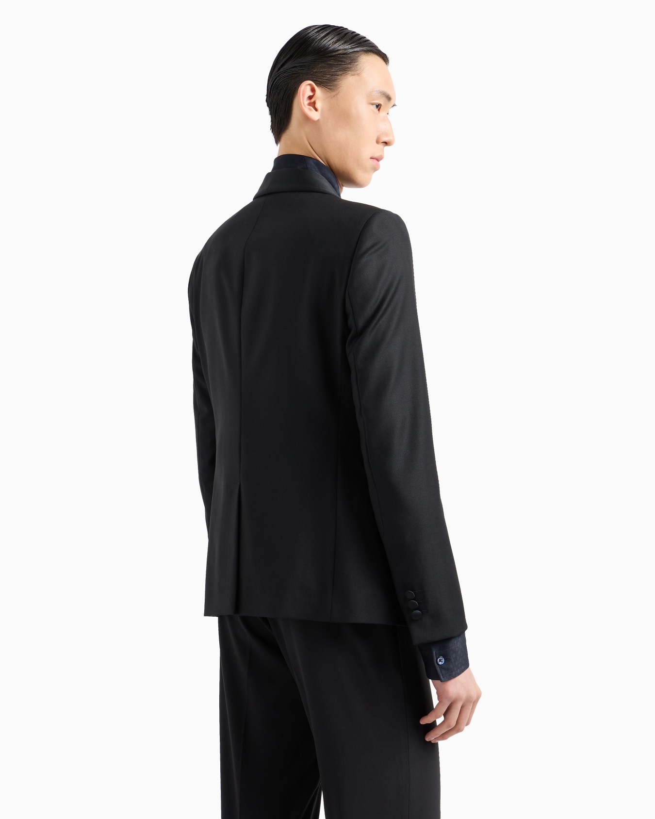 Light worsted virgin wool single-breasted jacket with satin shawl lapels Slide 2