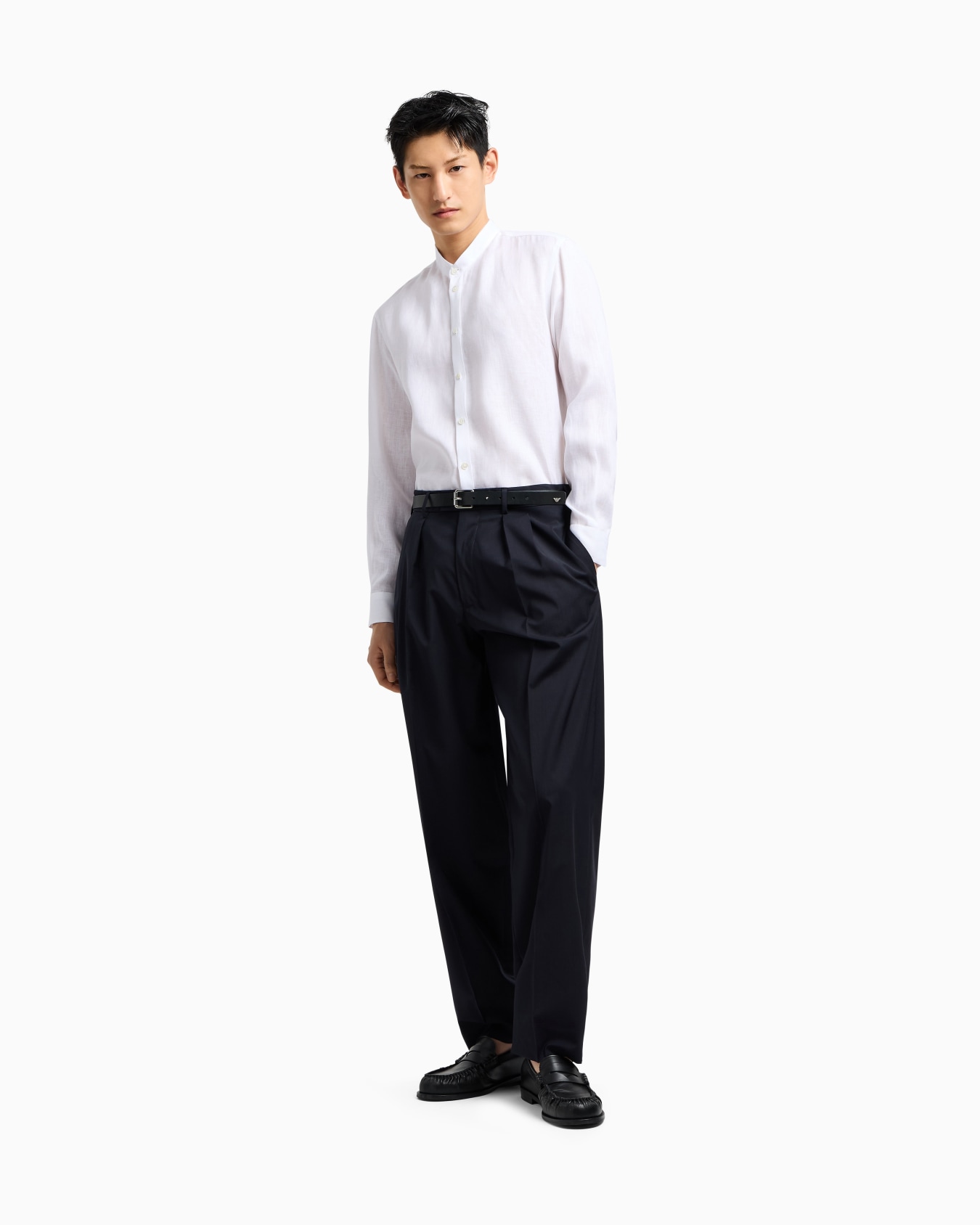 Linen chambray shirt with guru collar Slide 1