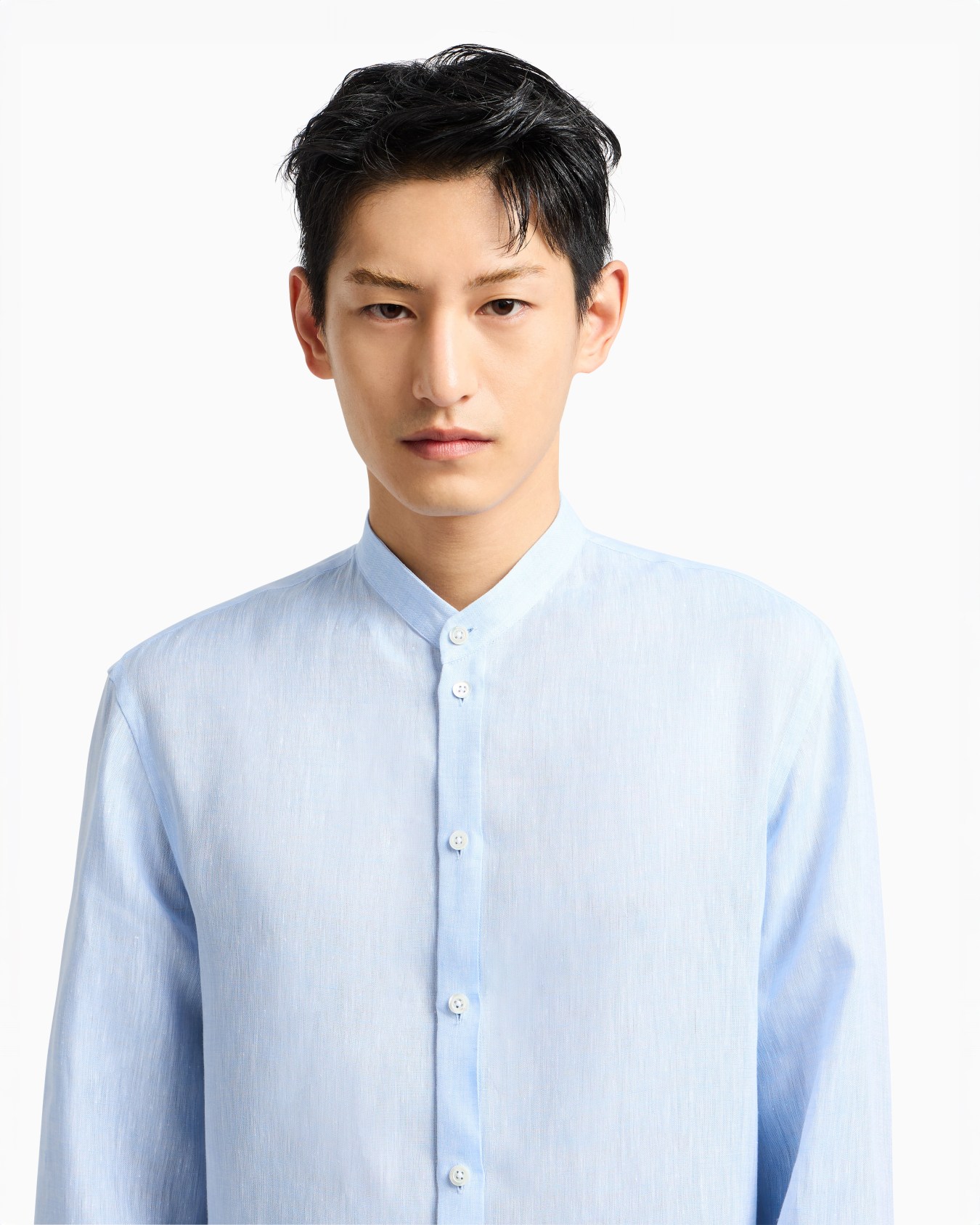 Linen chambray shirt with guru collar Slide 4