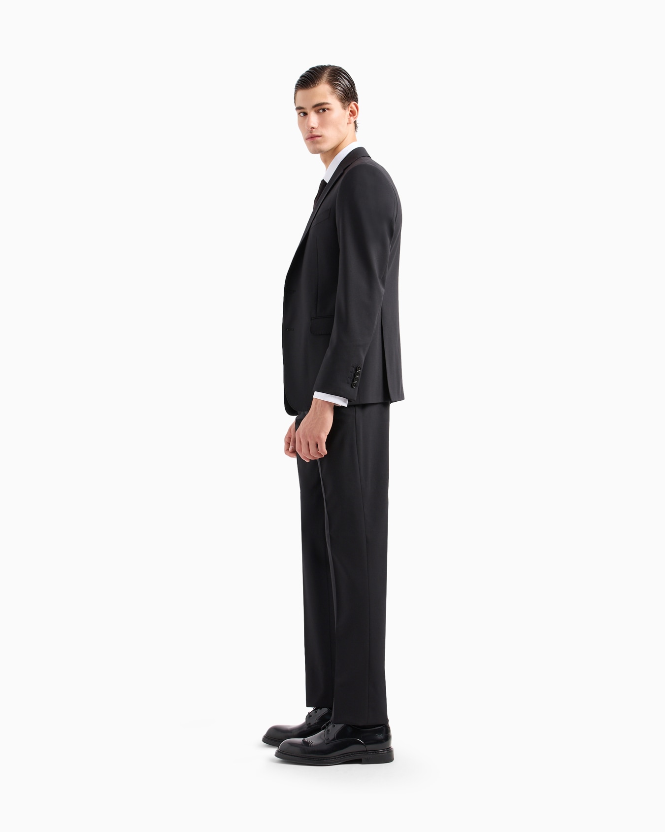 Single-breasted, slim-fit suit in brushed stretch light wool Slide 1