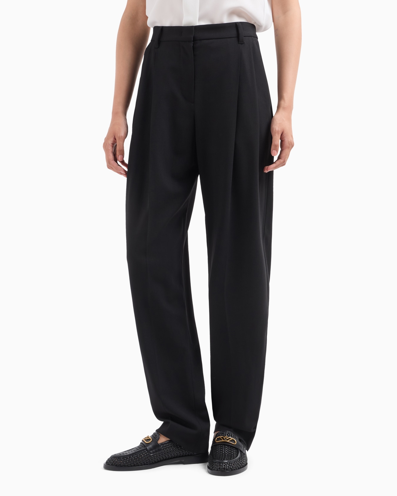 Pleated trousers in barathea wool Slide 4