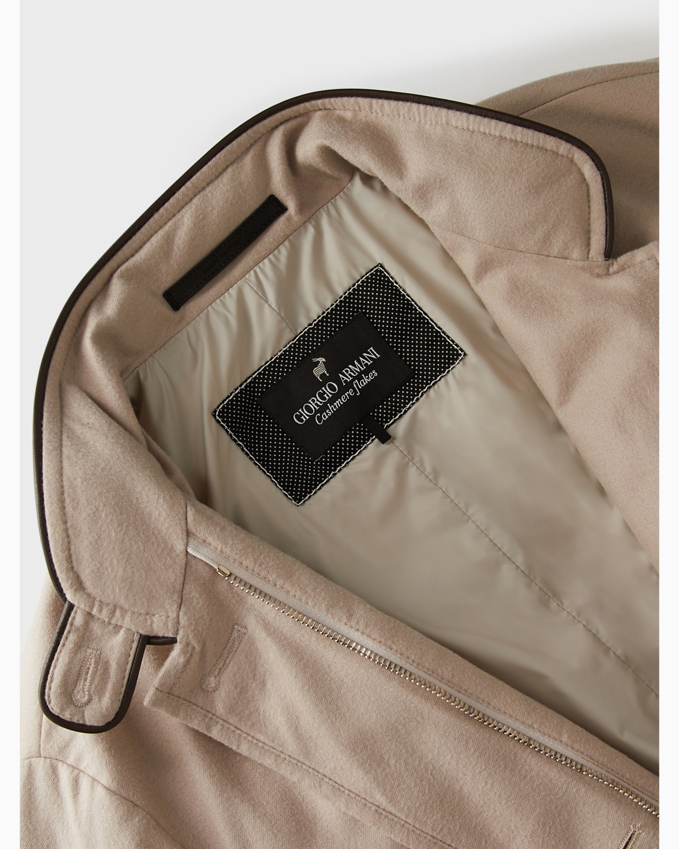 Cashmere coat with leather details Slide 5