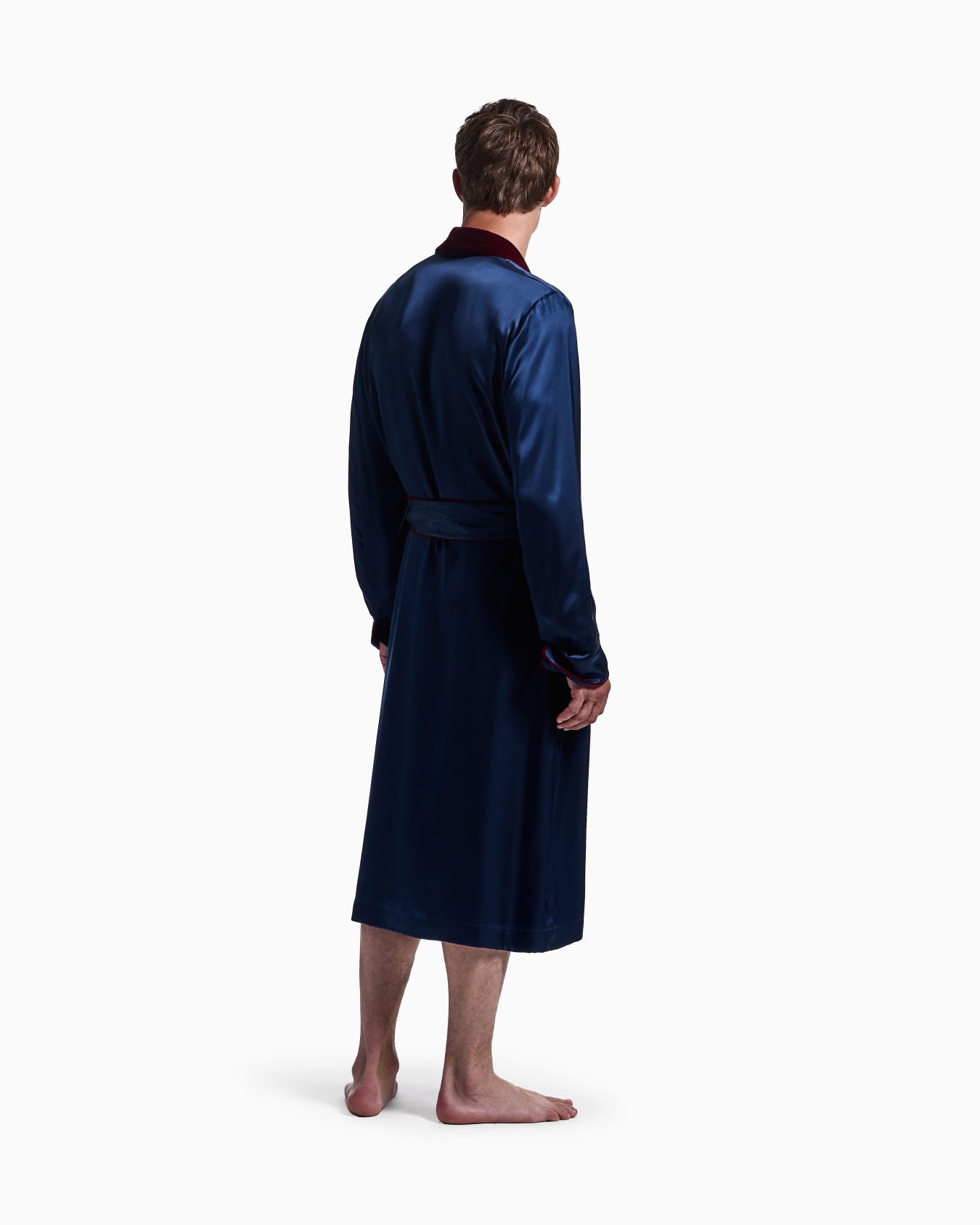 Vestaglia in seta con monogramma Slide 2