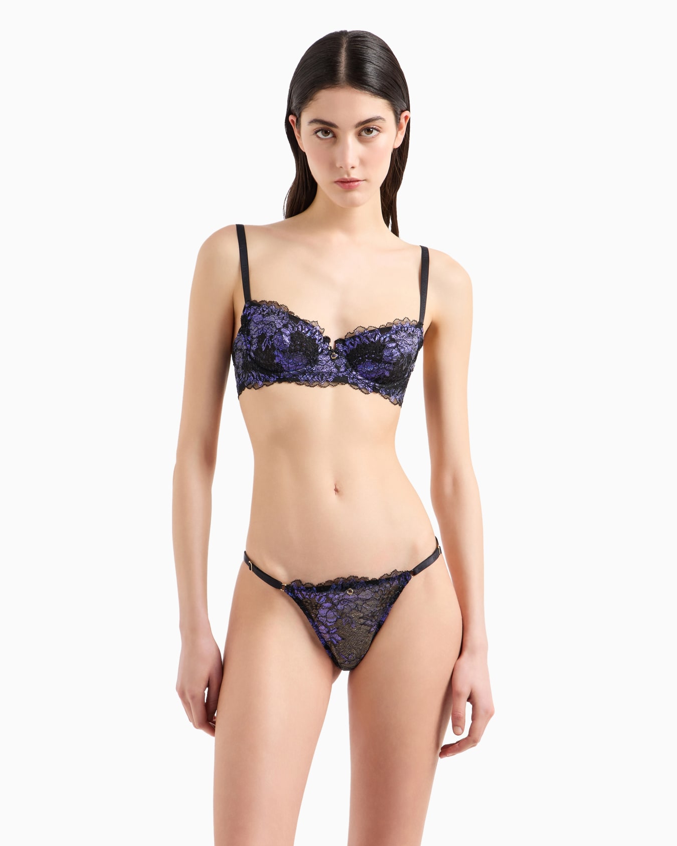 Tanga aus Holidays Lace Spitze Folie 1