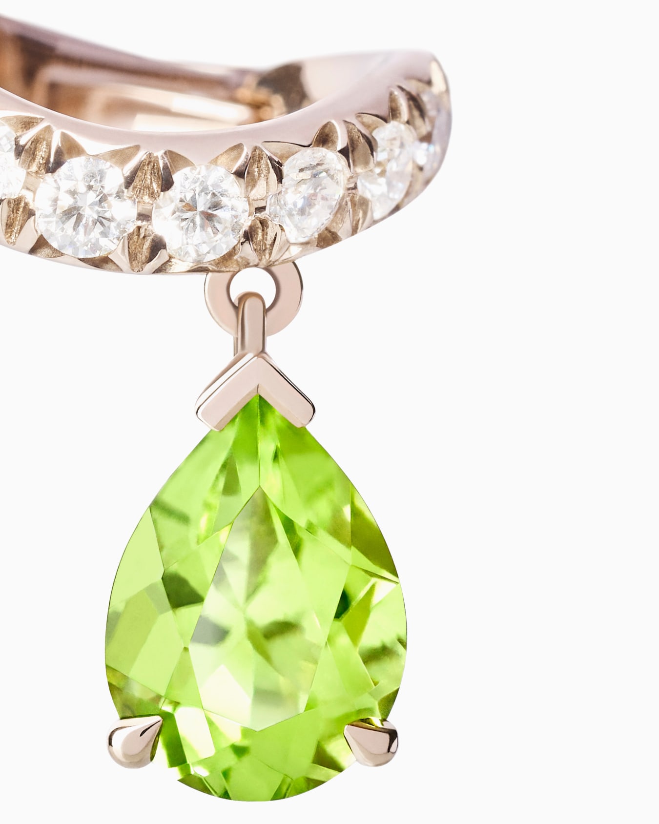 Blanche 18k gold ear cuff with diamonds and peridot Diapositiva 1