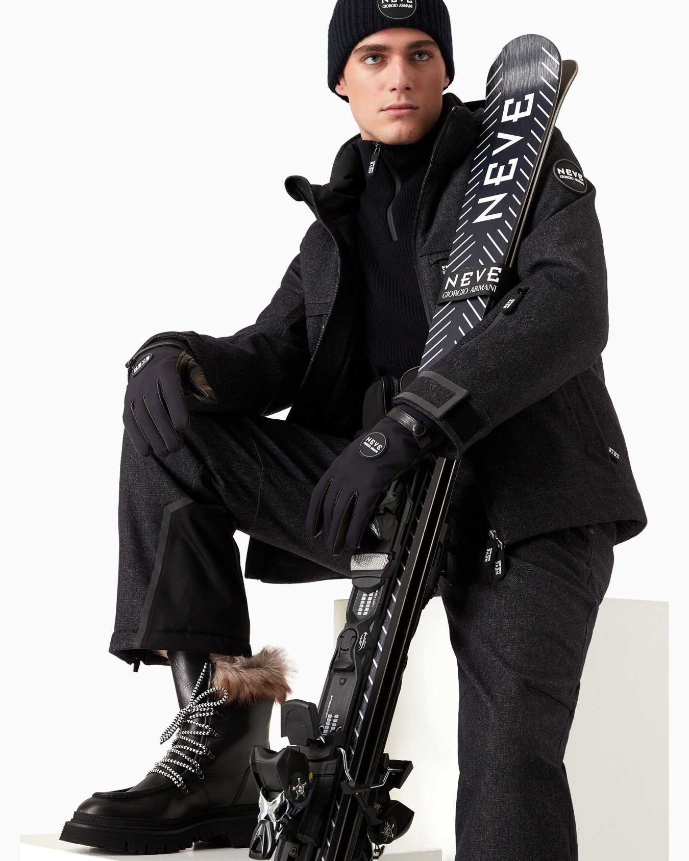 Giorgio Armani Neve technical ski jacket Slide 4