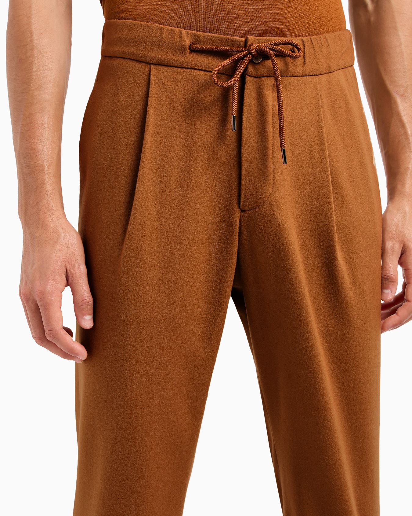 Giorgio Armani Vicuña one-pleat trousers in pure vicuña chevron fabric Slide 4