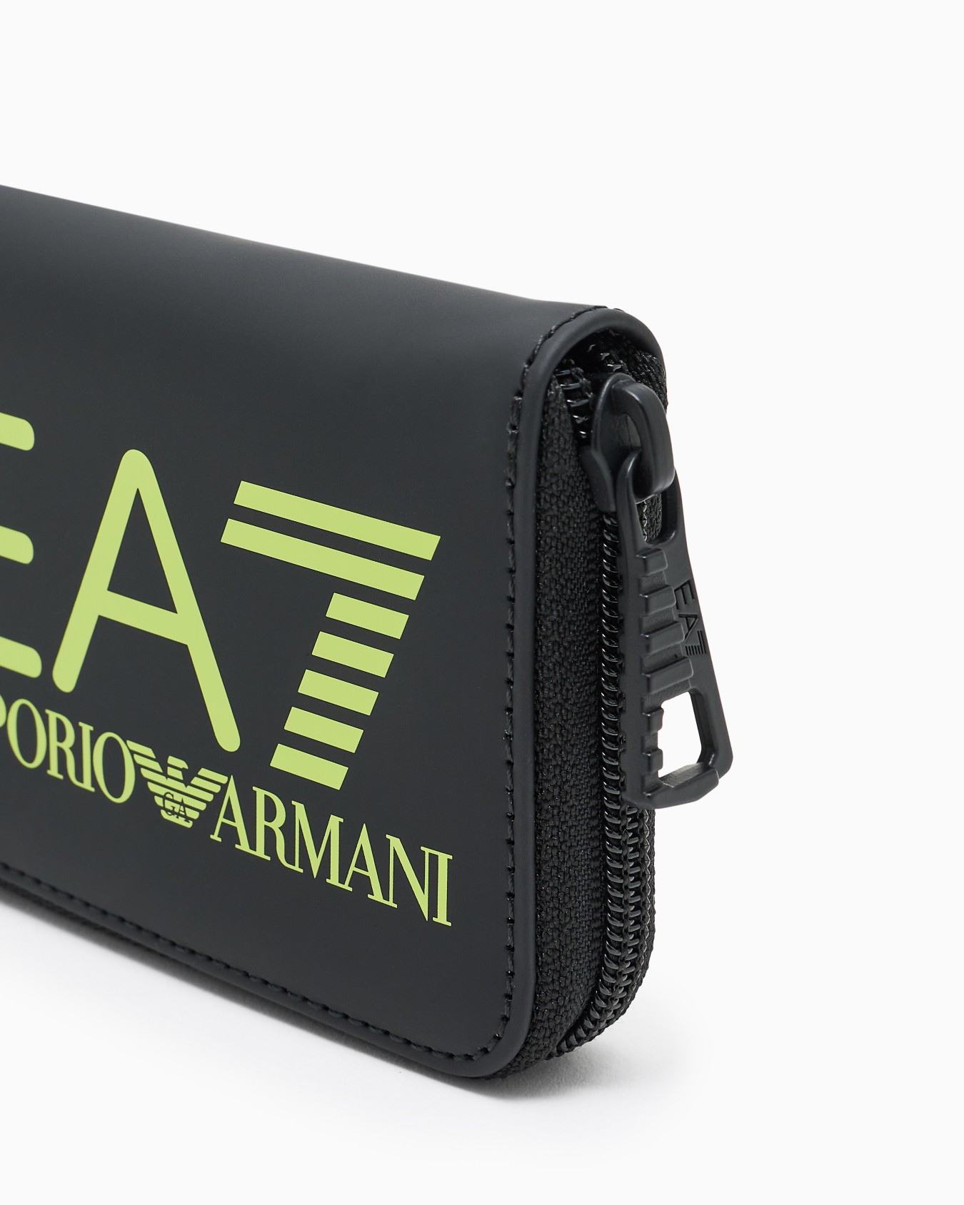 Wallet with oversized logo Slide 3