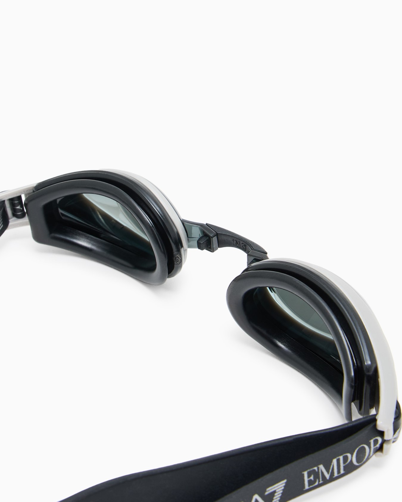 Swimming goggles Slide 3