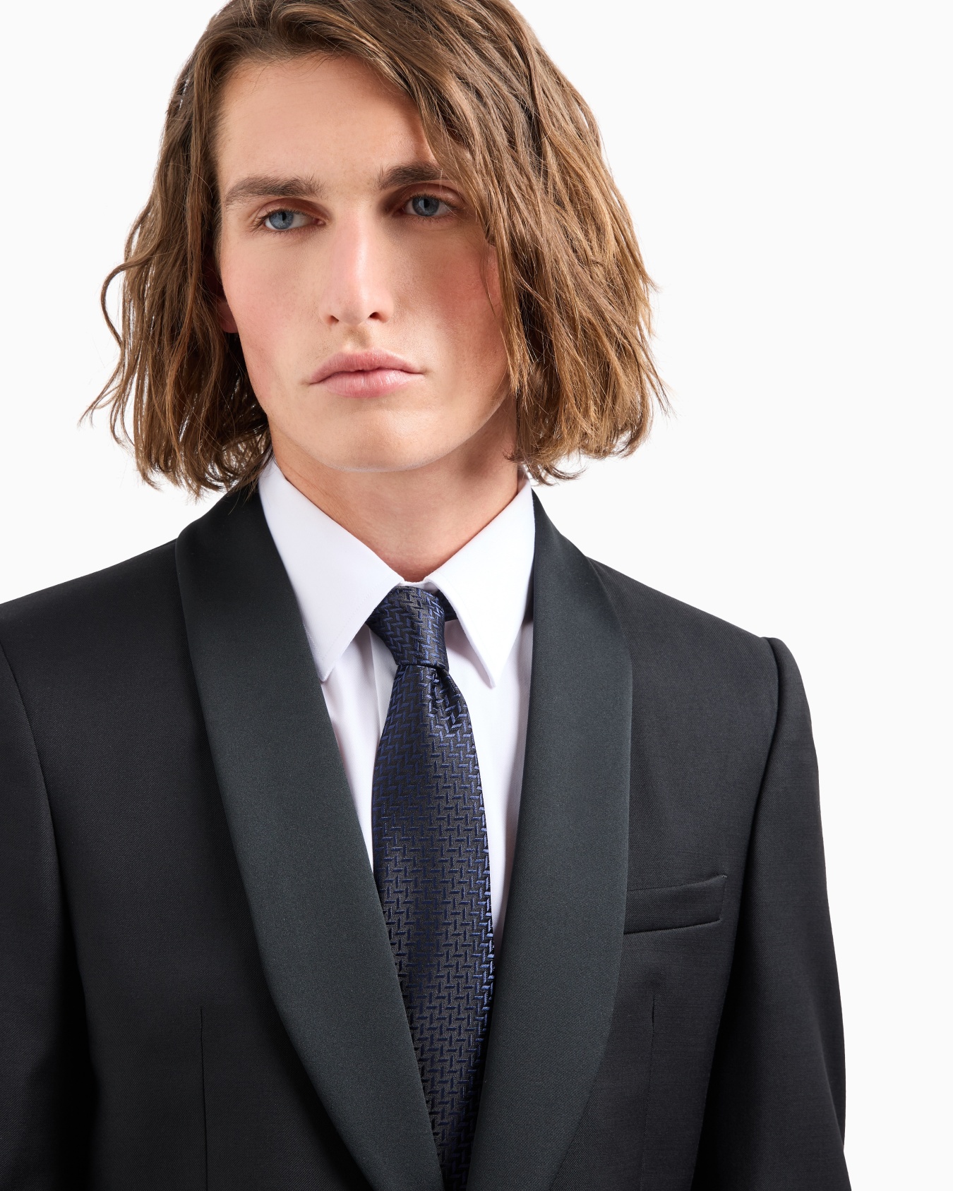 Silk-blend tie with jacquard chevron motif Slide 2