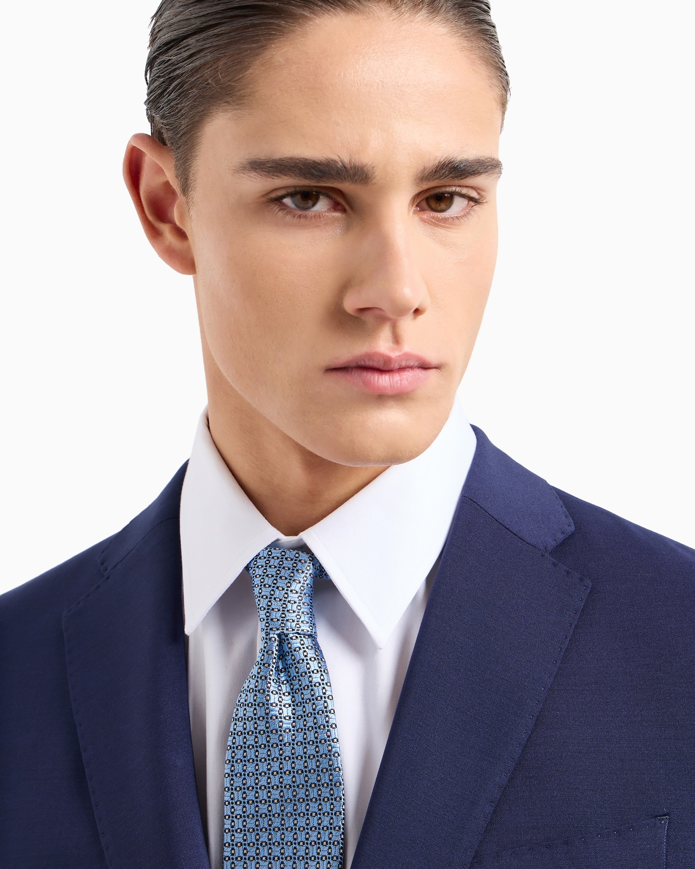 Pure silk tie with jacquard op-art micro pattern Slide 2