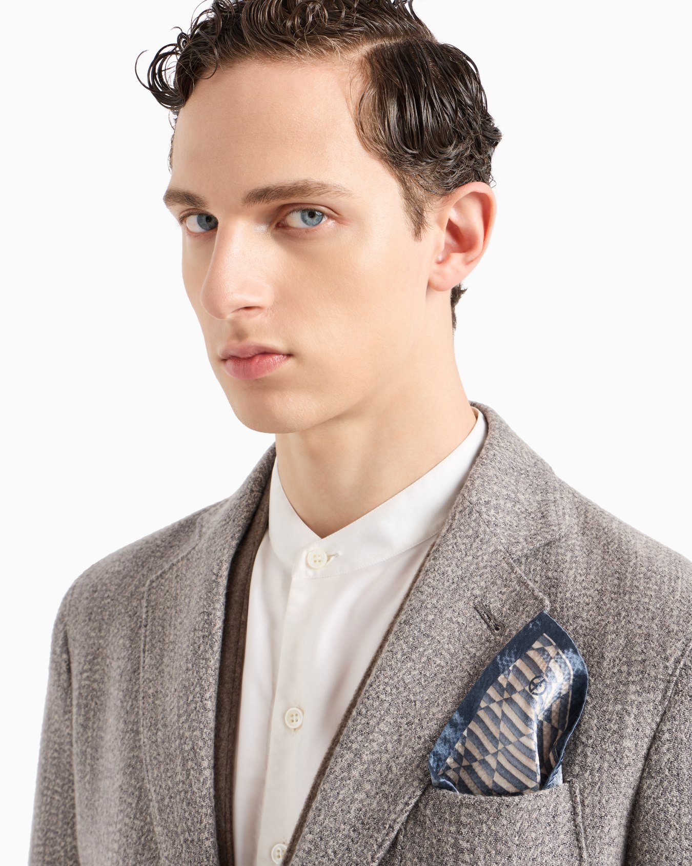 Printed silk pocket square Slide 2