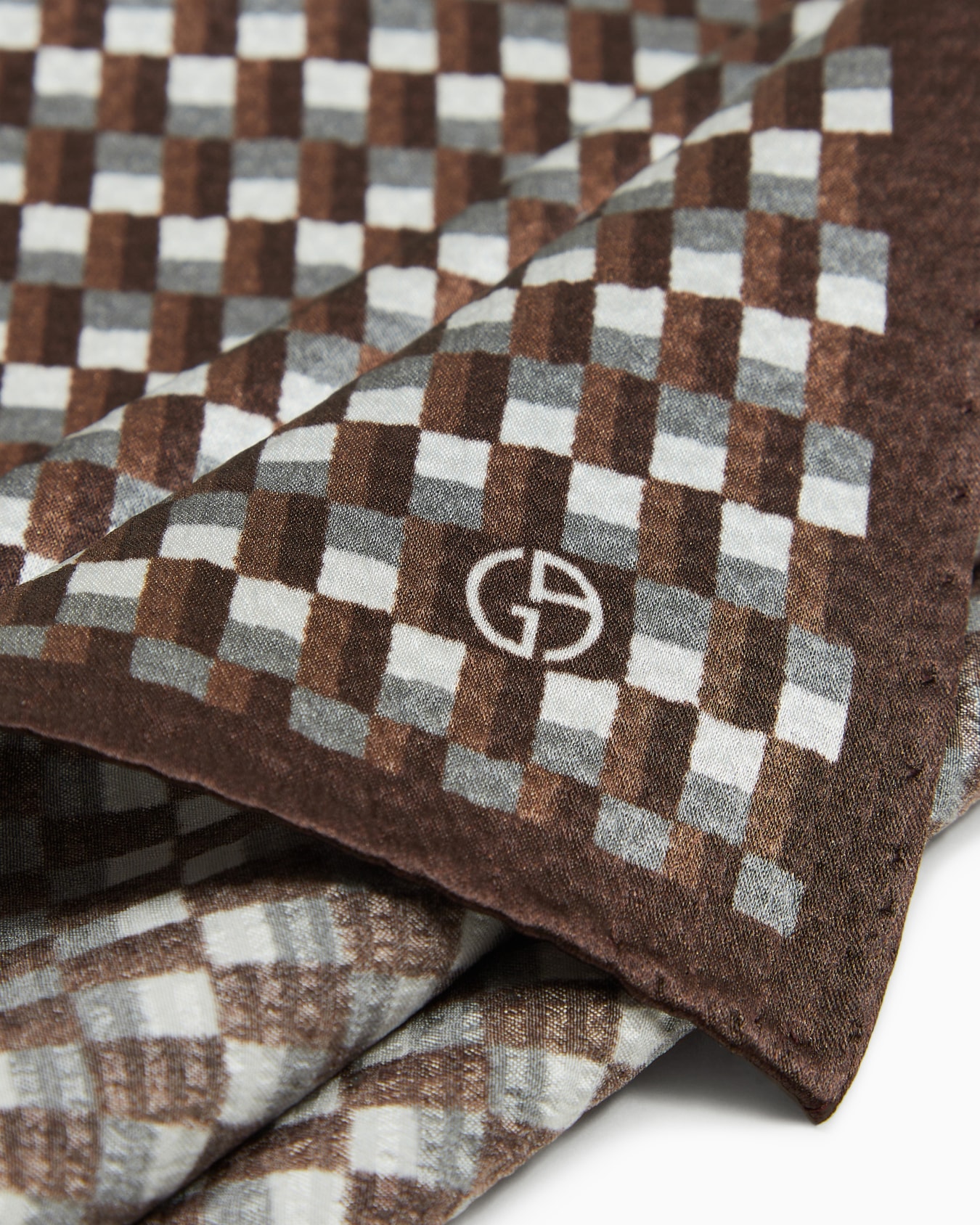 Printed seersucker silk pocket square Slide 1