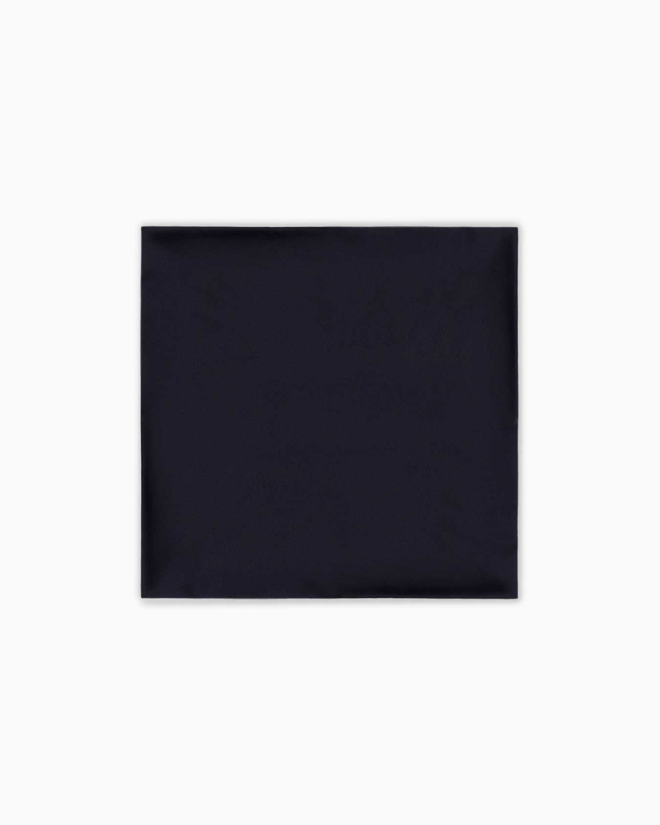 Silk pocket square Slide 0
