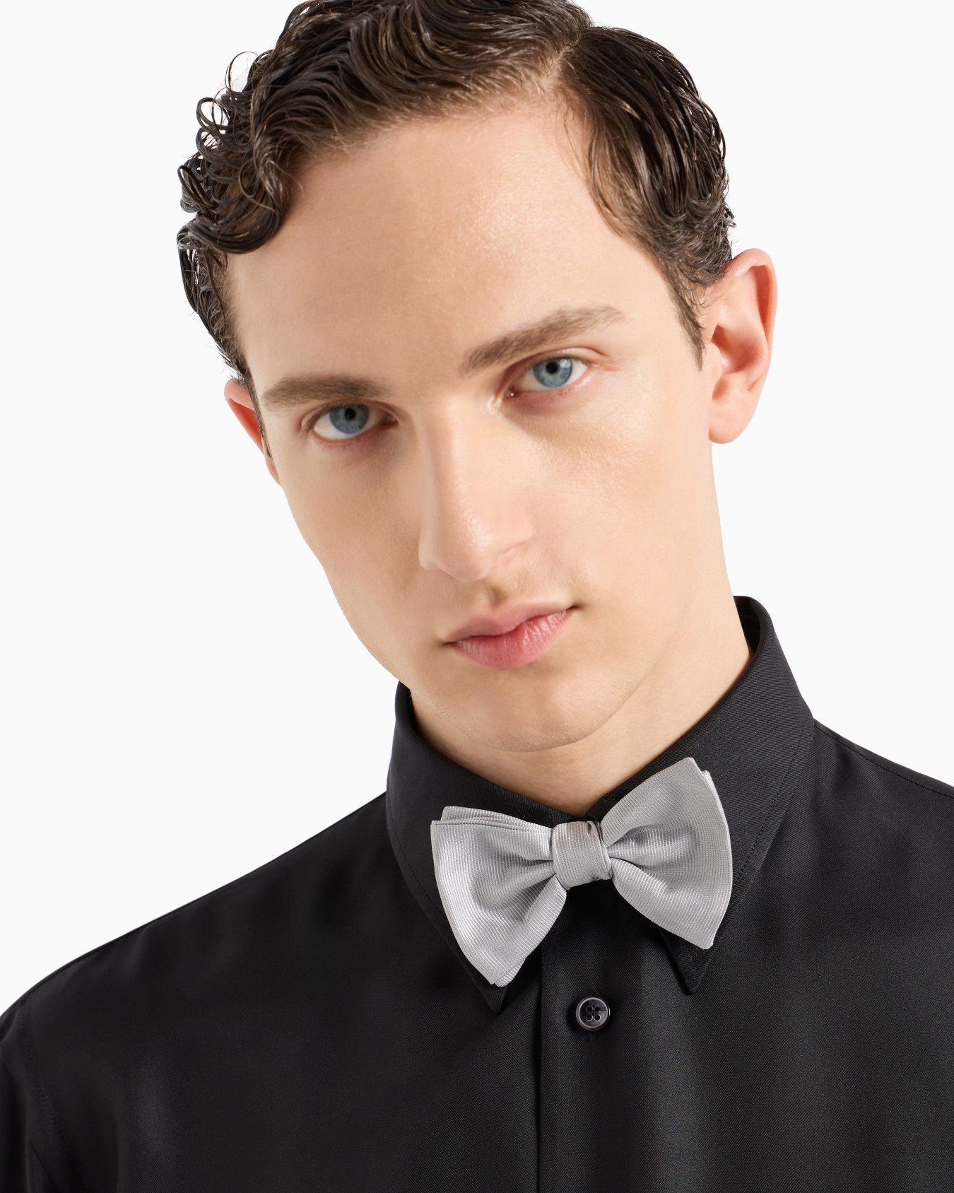 Pure silk knotted bow tie Slide 2