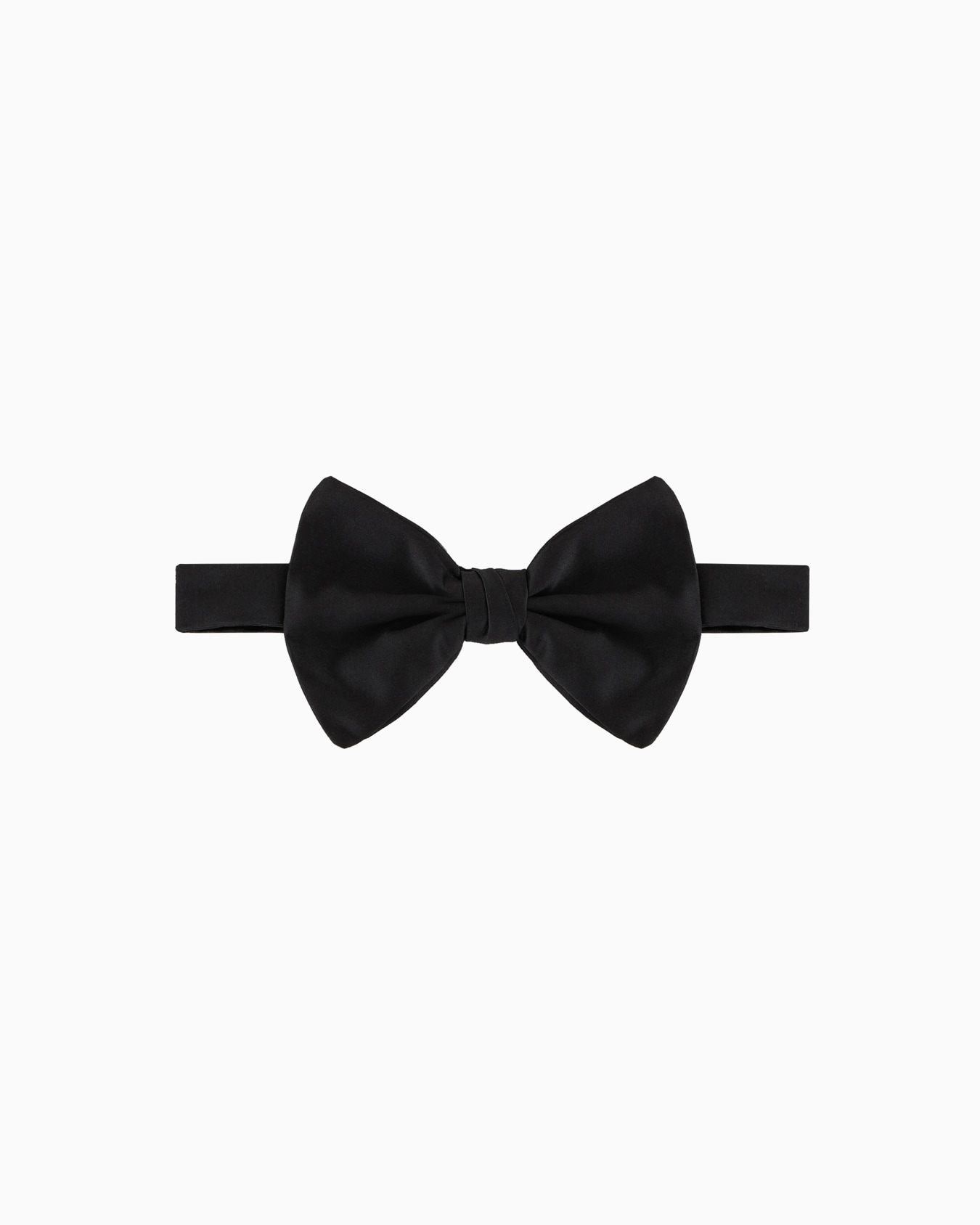 Large, pure silk knotted bow tie Slide 0