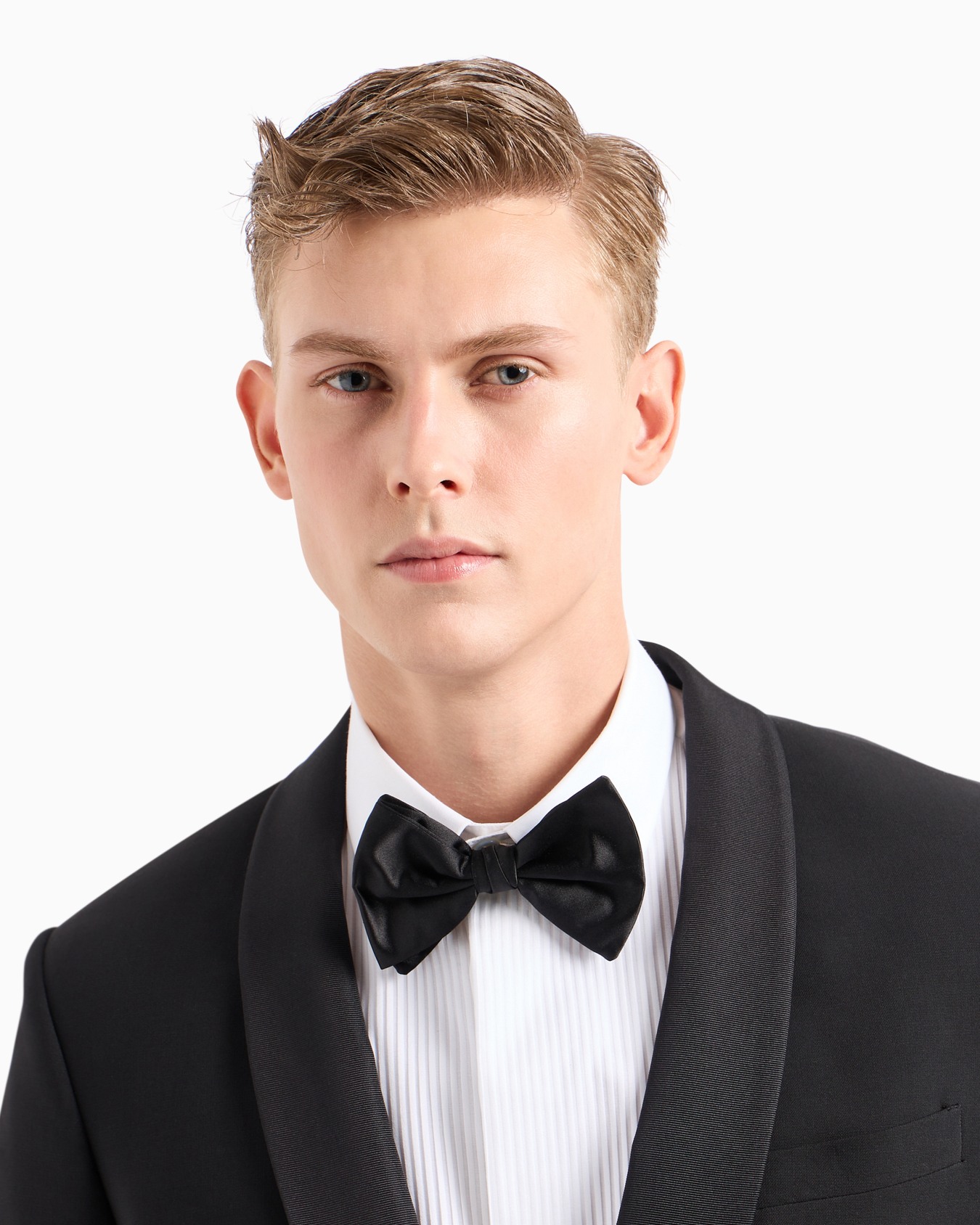 Large, pure silk knotted bow tie Slide 2