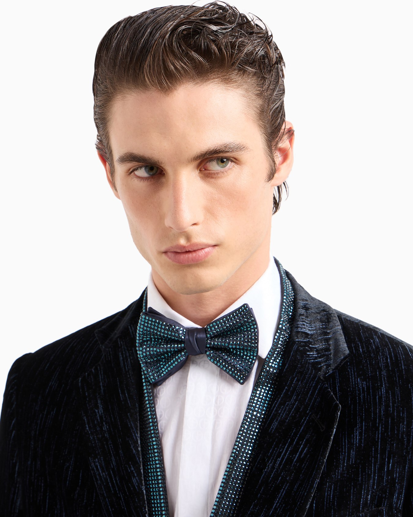 Large silk-blend pre-tied bow tie with rhinestones Diapositiva 2