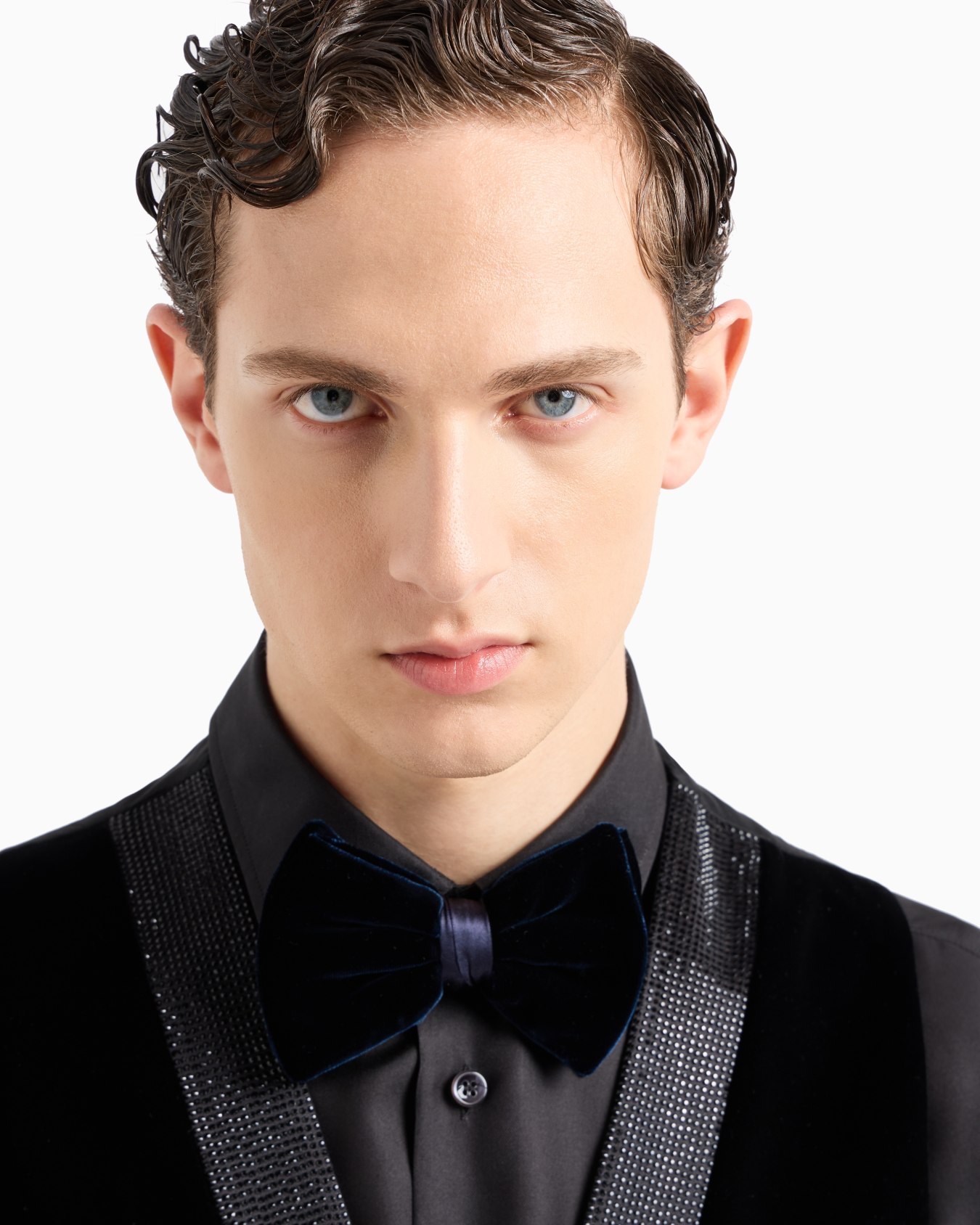 Giorgio’s velvet bow tie Slide 2