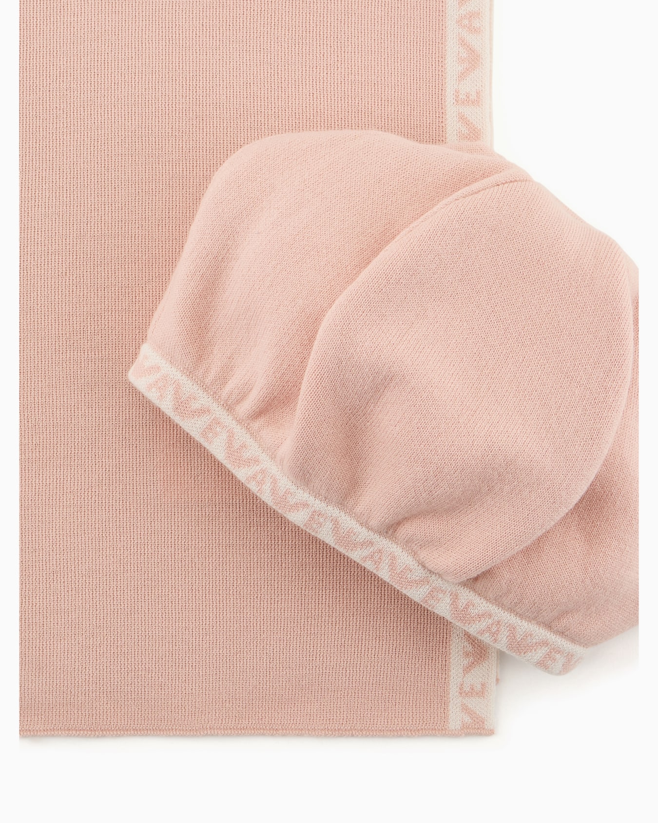 Beret and scarf set in a virgin wool blend with jacquard trim Slide 1