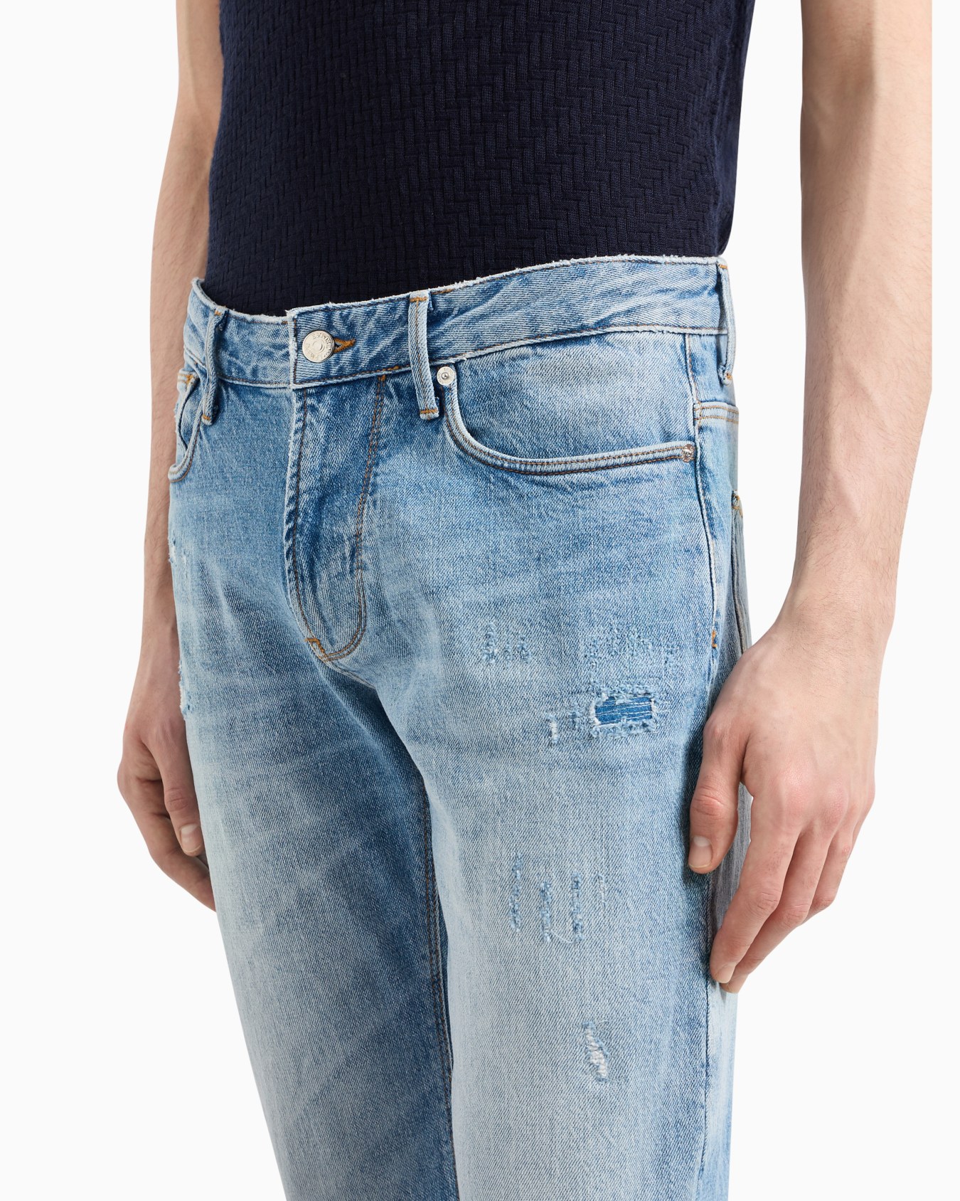 J06 slim-fit, worn-look, stretch-denim jeans Diapositiva 4