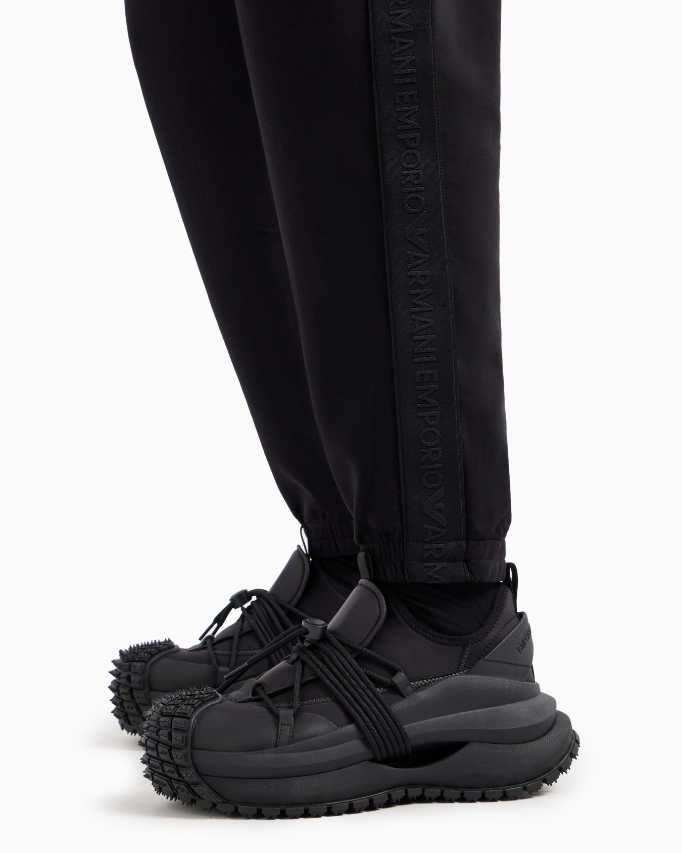 Double-jersey joggers with drawstring and logo tape Slide 4