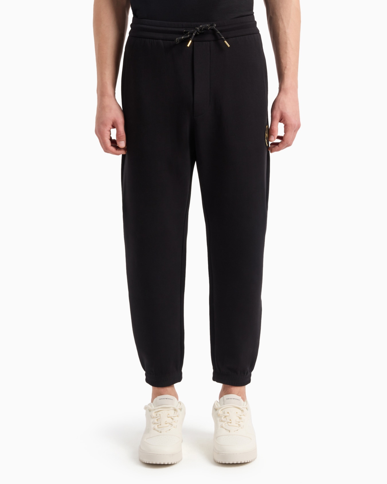 Drawstring joggers with a Ramadan capsule collection patch Diapositiva 1