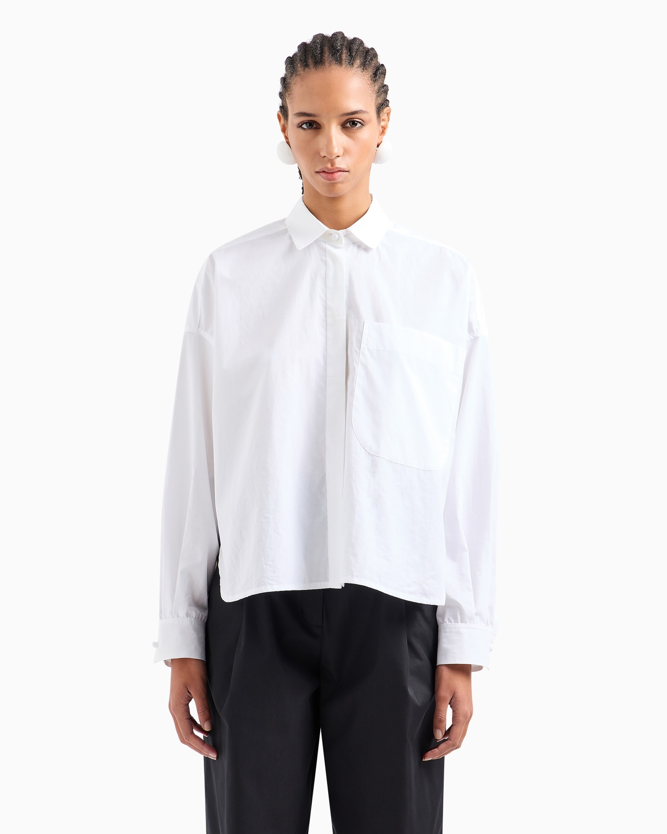 Camisa con bolsillo de parche y bajo asimétrico de popelina Diapositiva 3