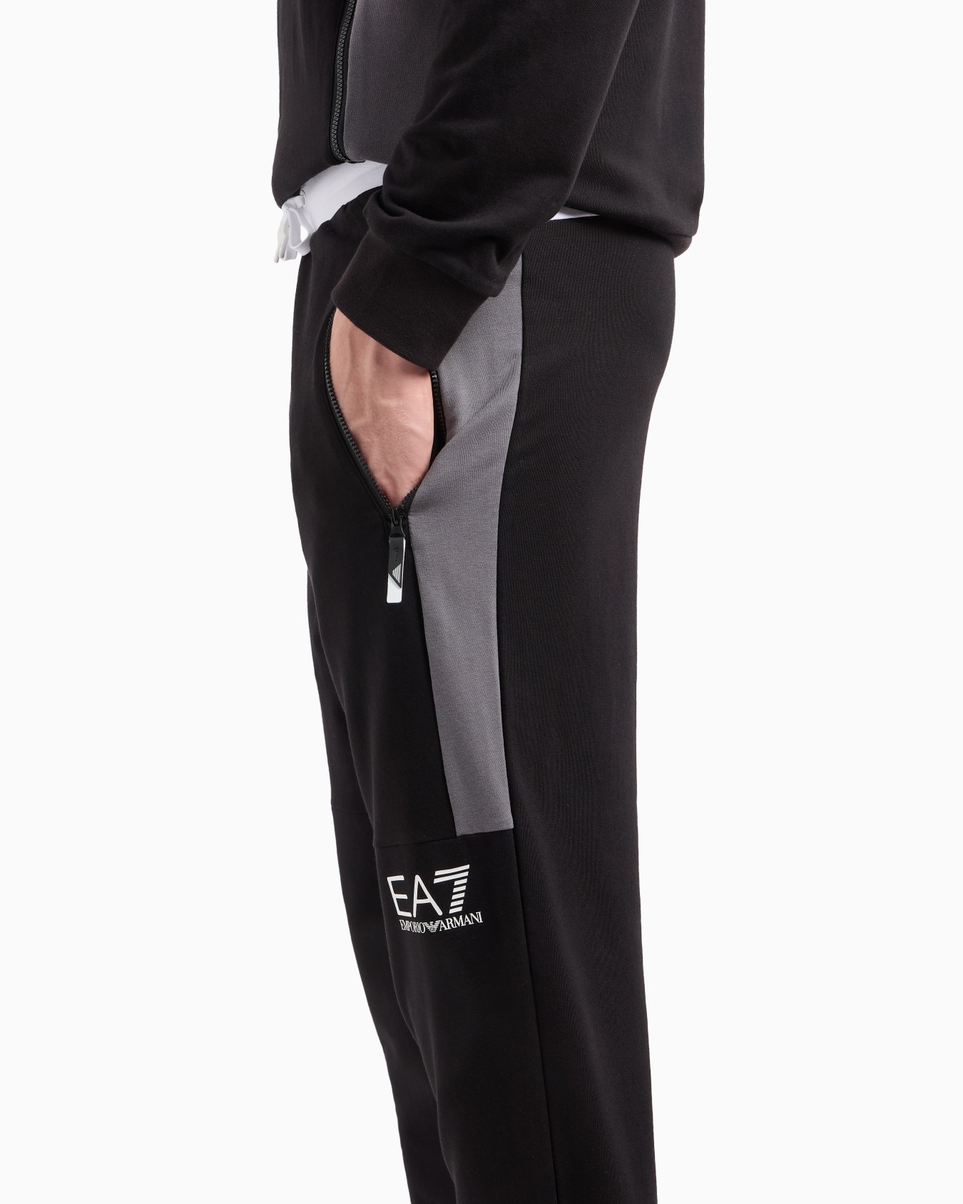 ASV recycled cotton-blend Summer Block joggers Slide 4