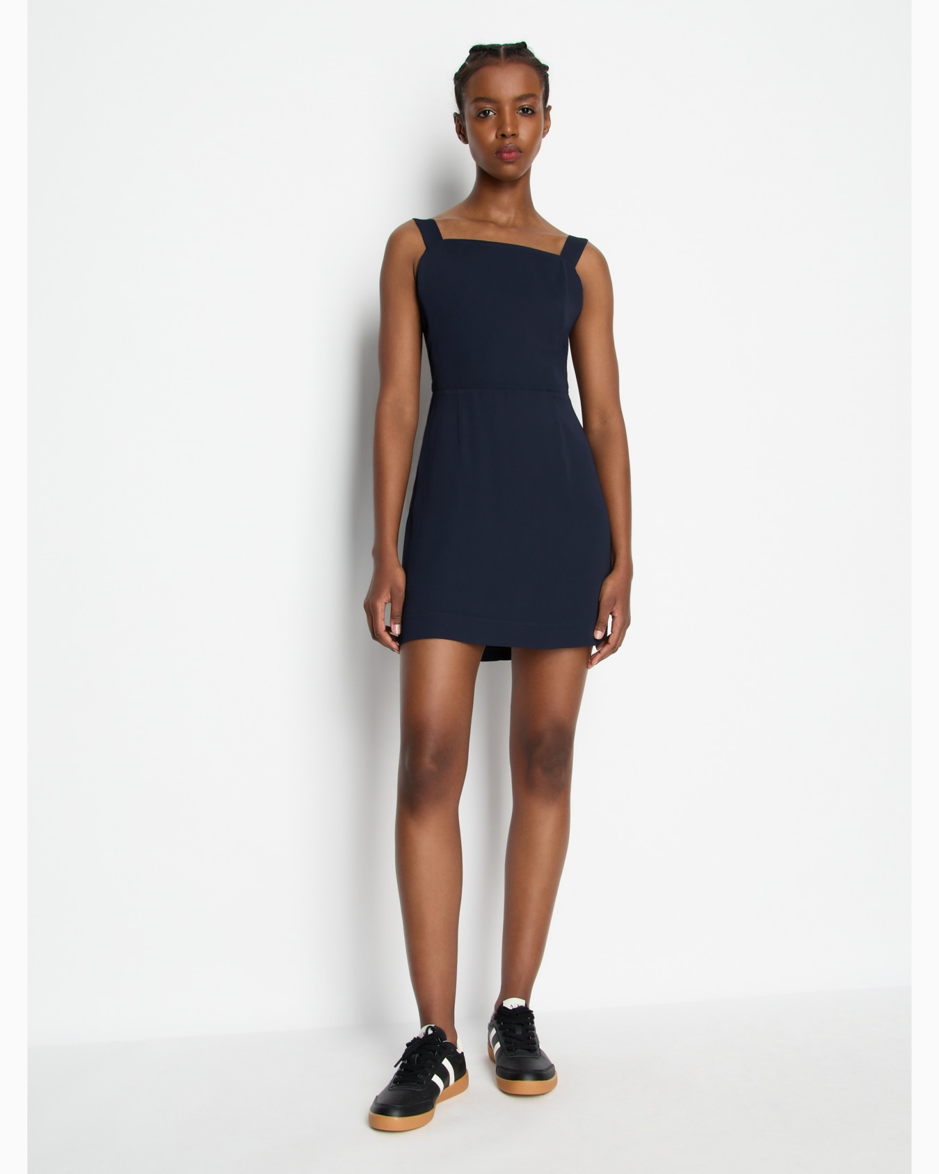 Short georgette sheath dress Diapositiva 1