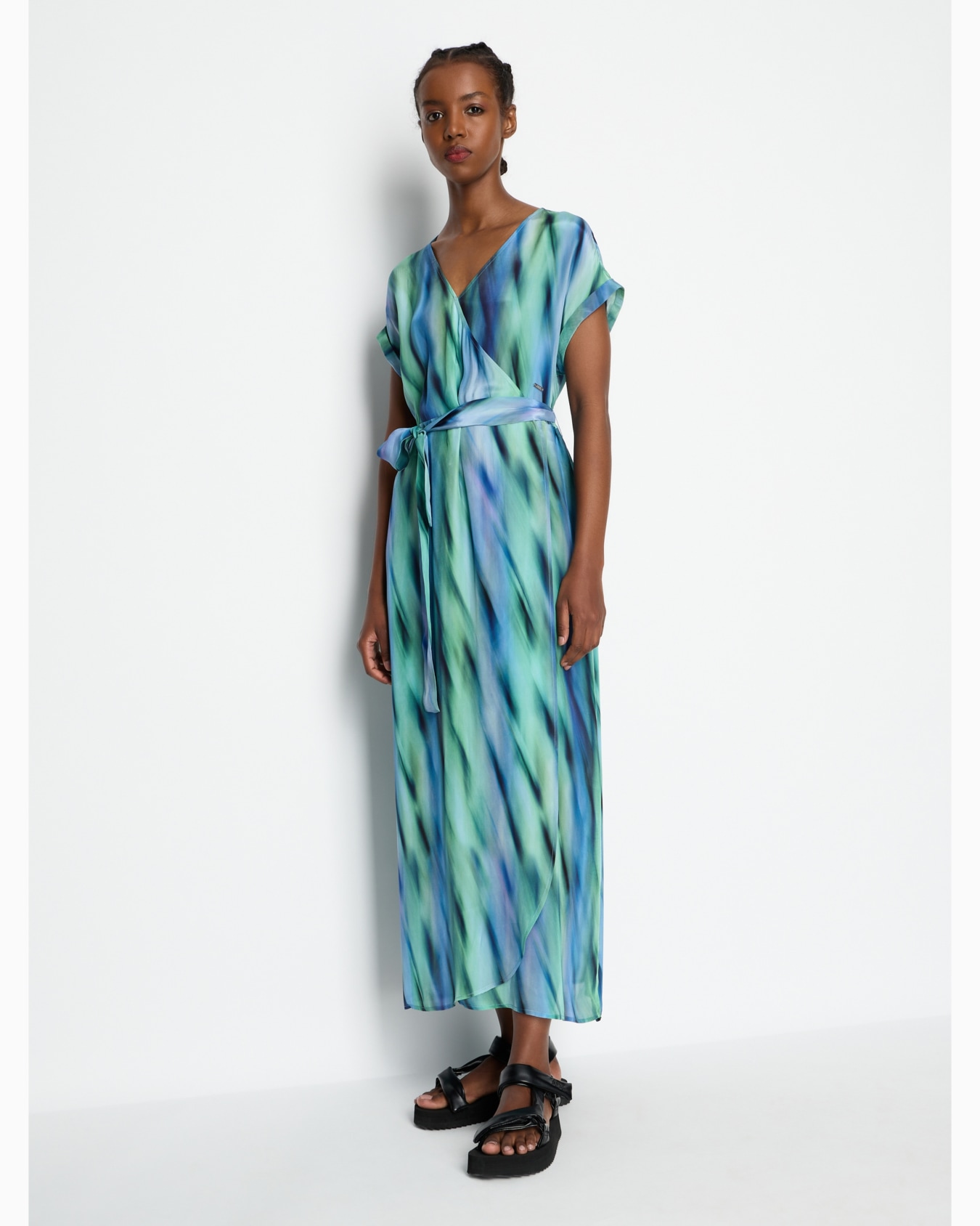 Long dress in satin and printed fabric Diapositiva 1