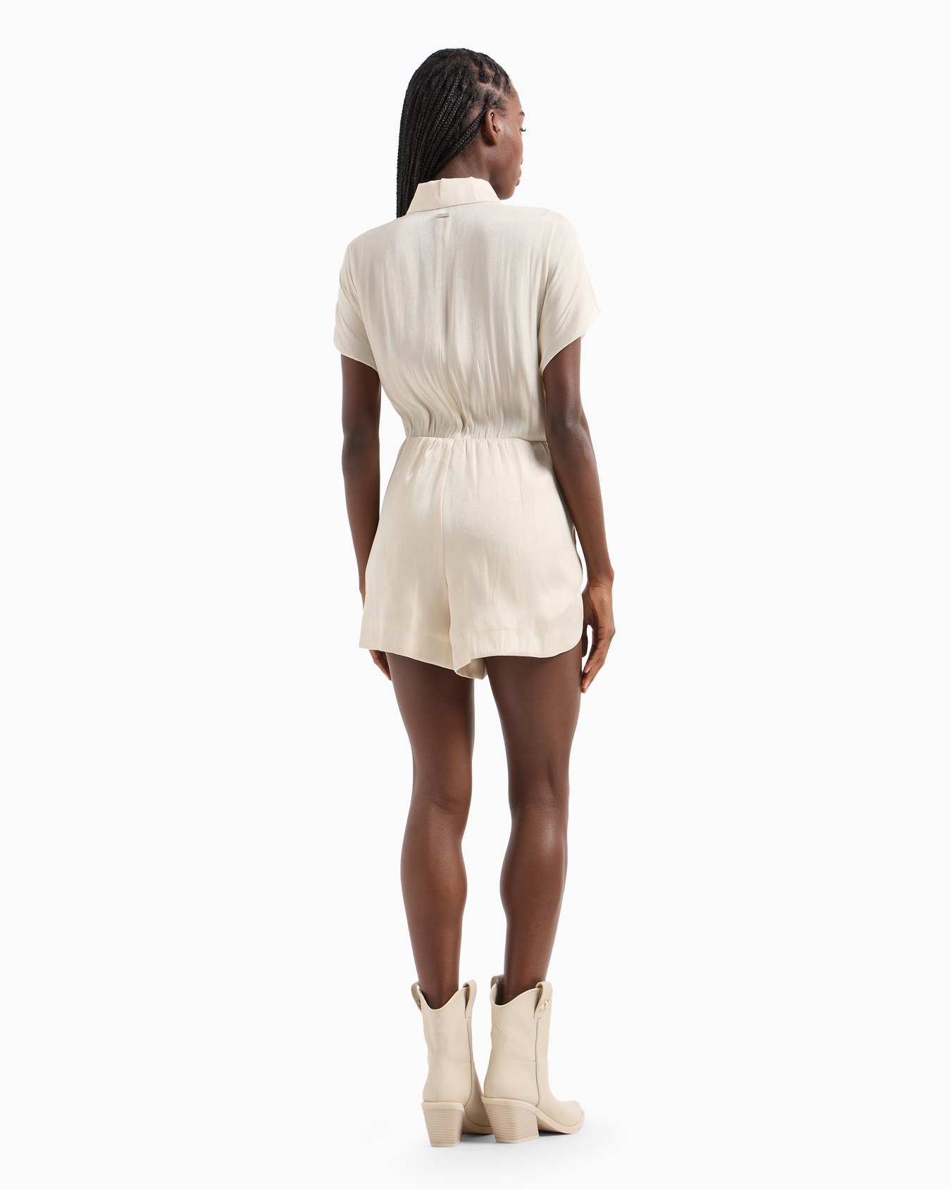 Short-sleeved jumpsuit in shiny creponne Diapositiva 2
