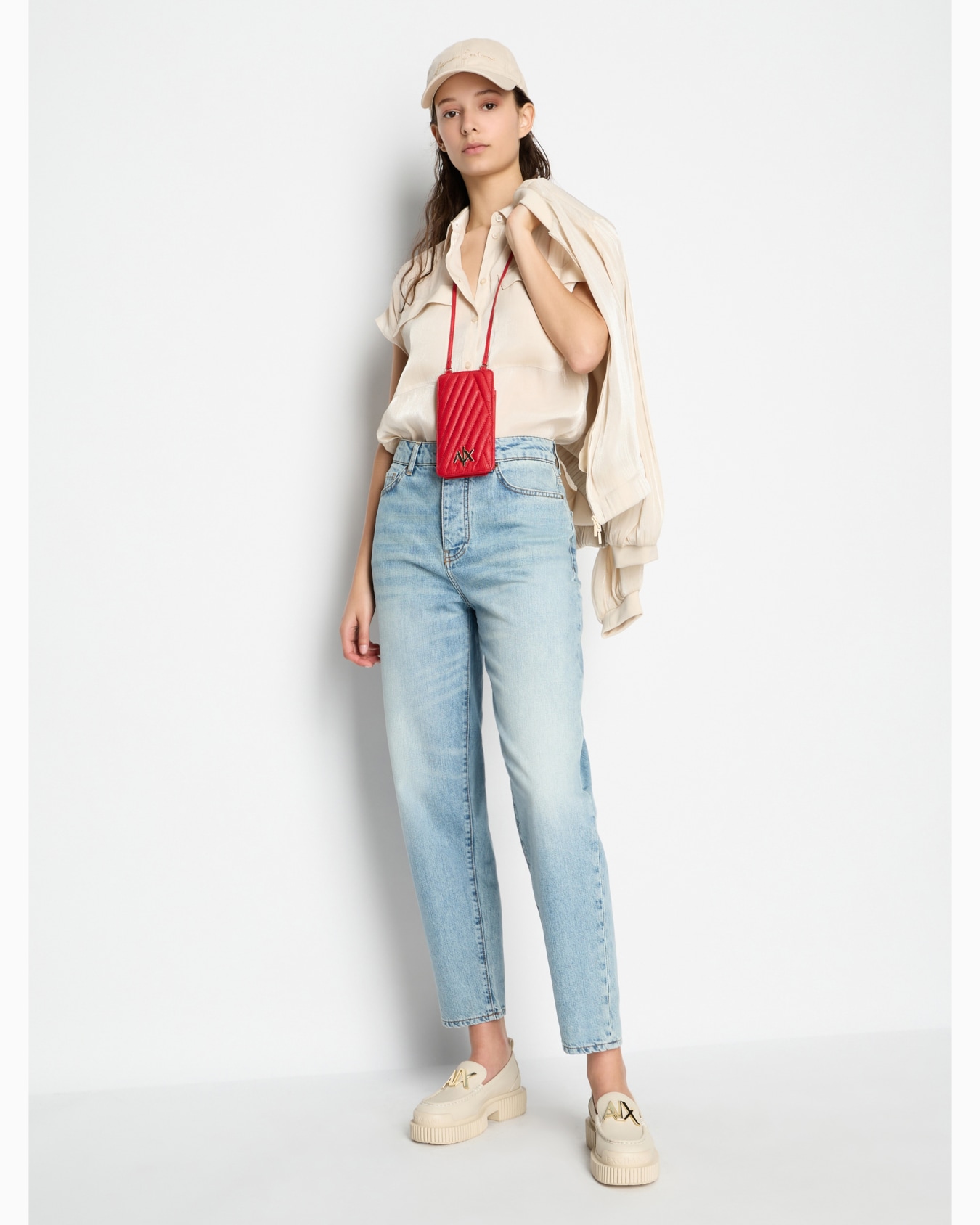 Shirt with pleats in shiny creponne Diapositiva 3