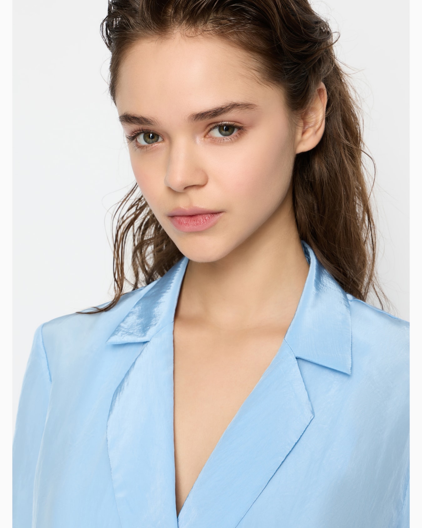 Double-breasted jacket in wrinkle satin fabric Diapositiva 4