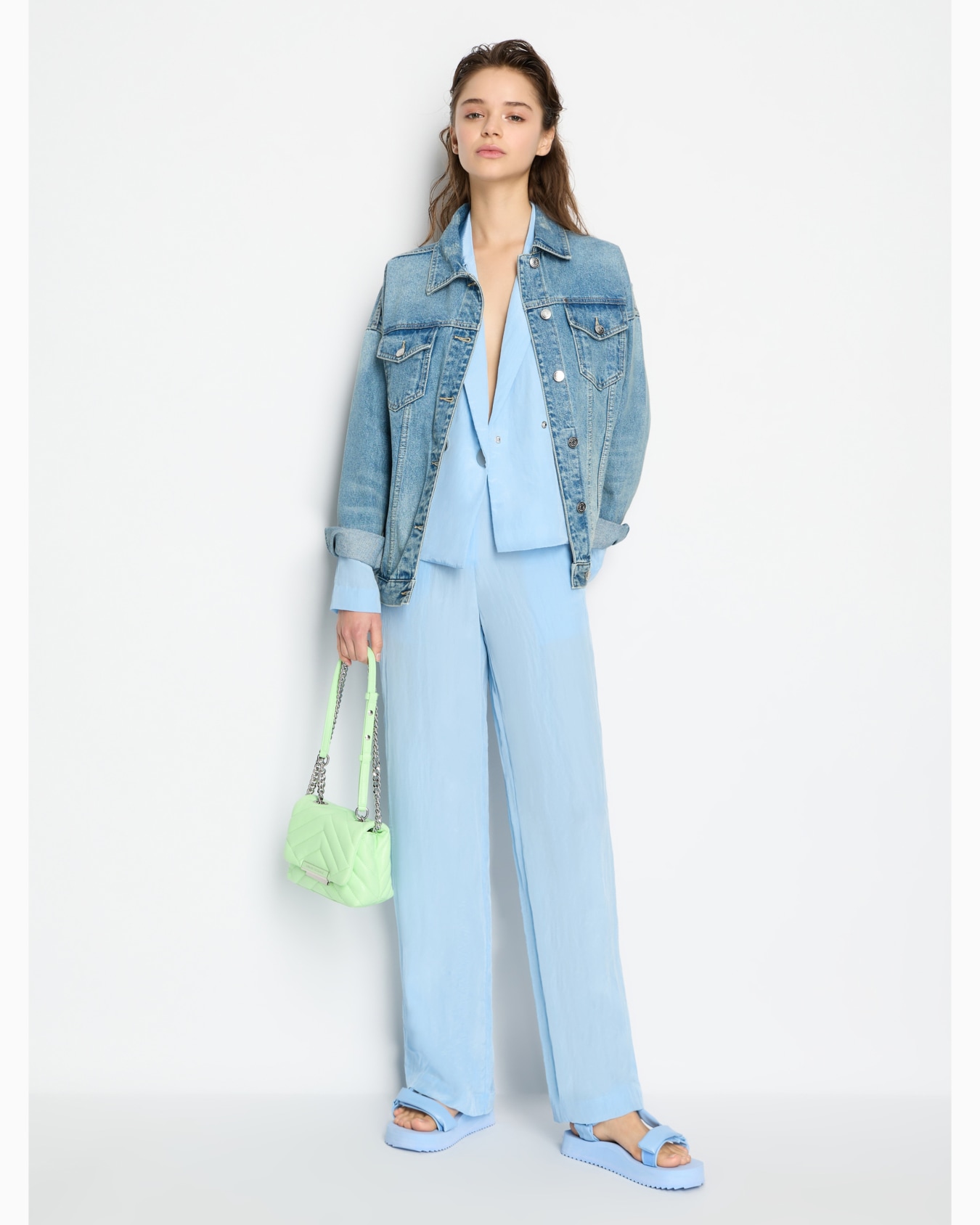 Double-breasted jacket in wrinkle satin fabric Diapositiva 3