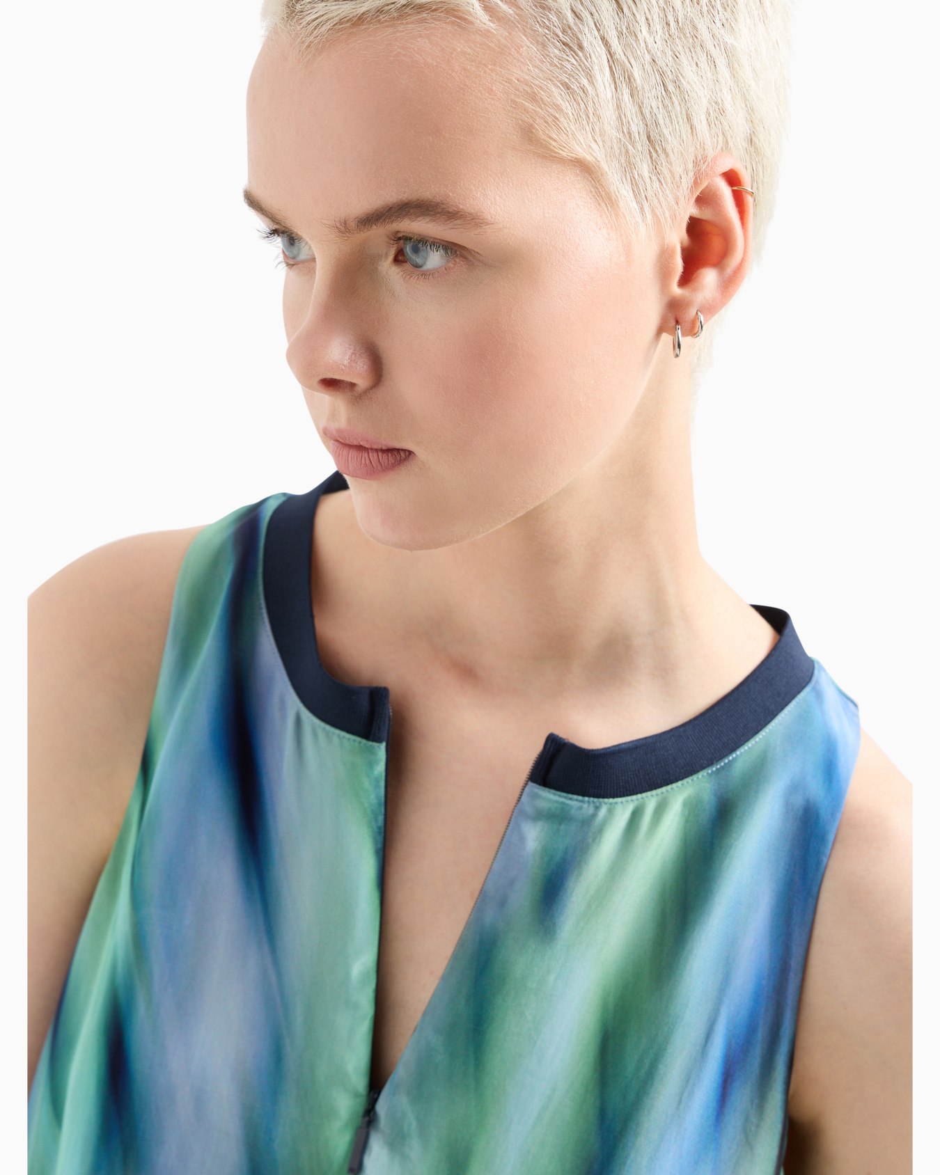 Top in printed satin fabric Diapositiva 4